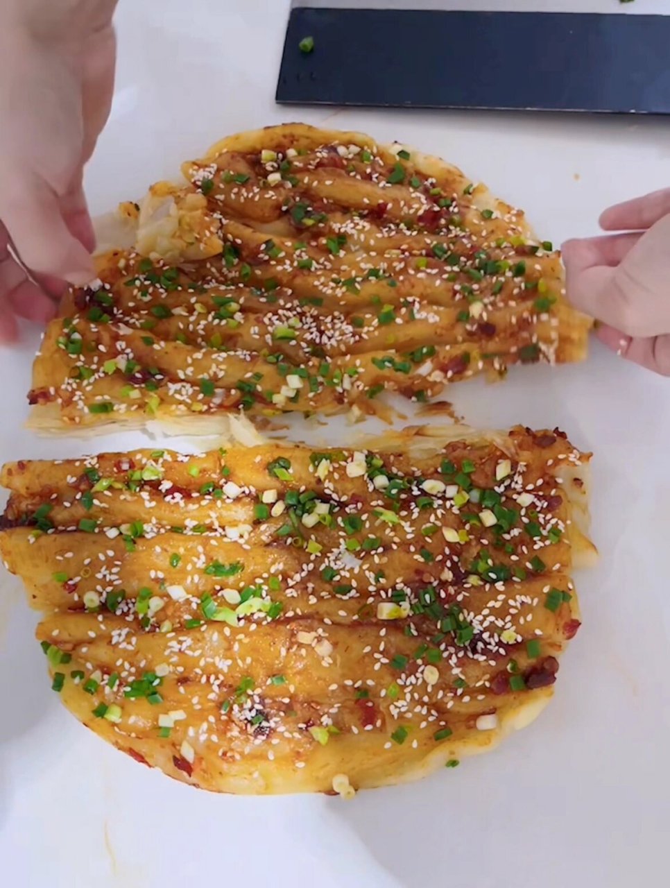 千层酱香饼家常做法(图文教程) 这个做法把千层饼和酱香饼结合起来了