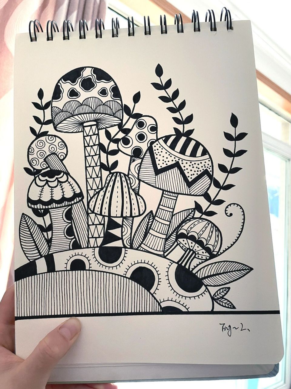 黑白儿童画 蘑菇 超级简单 临摹 好久没画蘑菇了耶