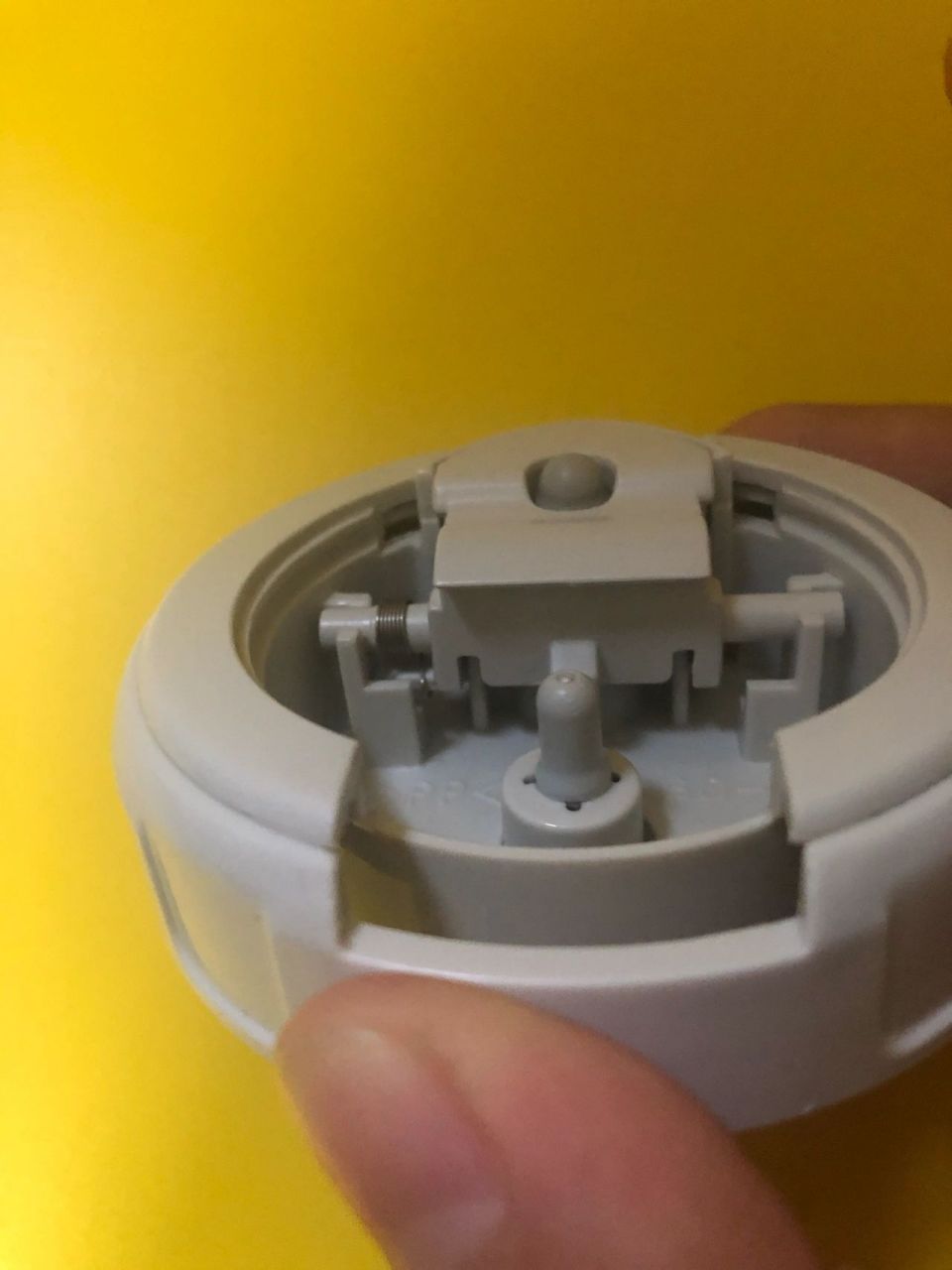 象印儿童保温杯盖安装方法 想拆象印保温杯盖的麻麻们 我给你们拍了
