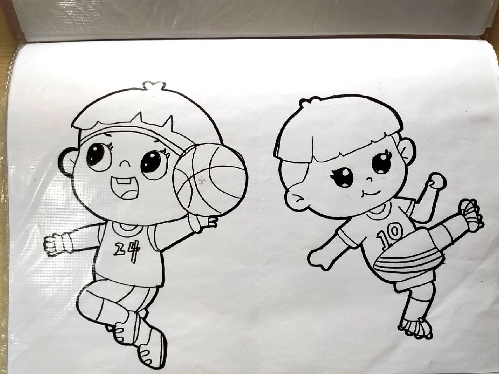 简笔画 打篮球的小男孩 踢足球的小男孩   -汤圆