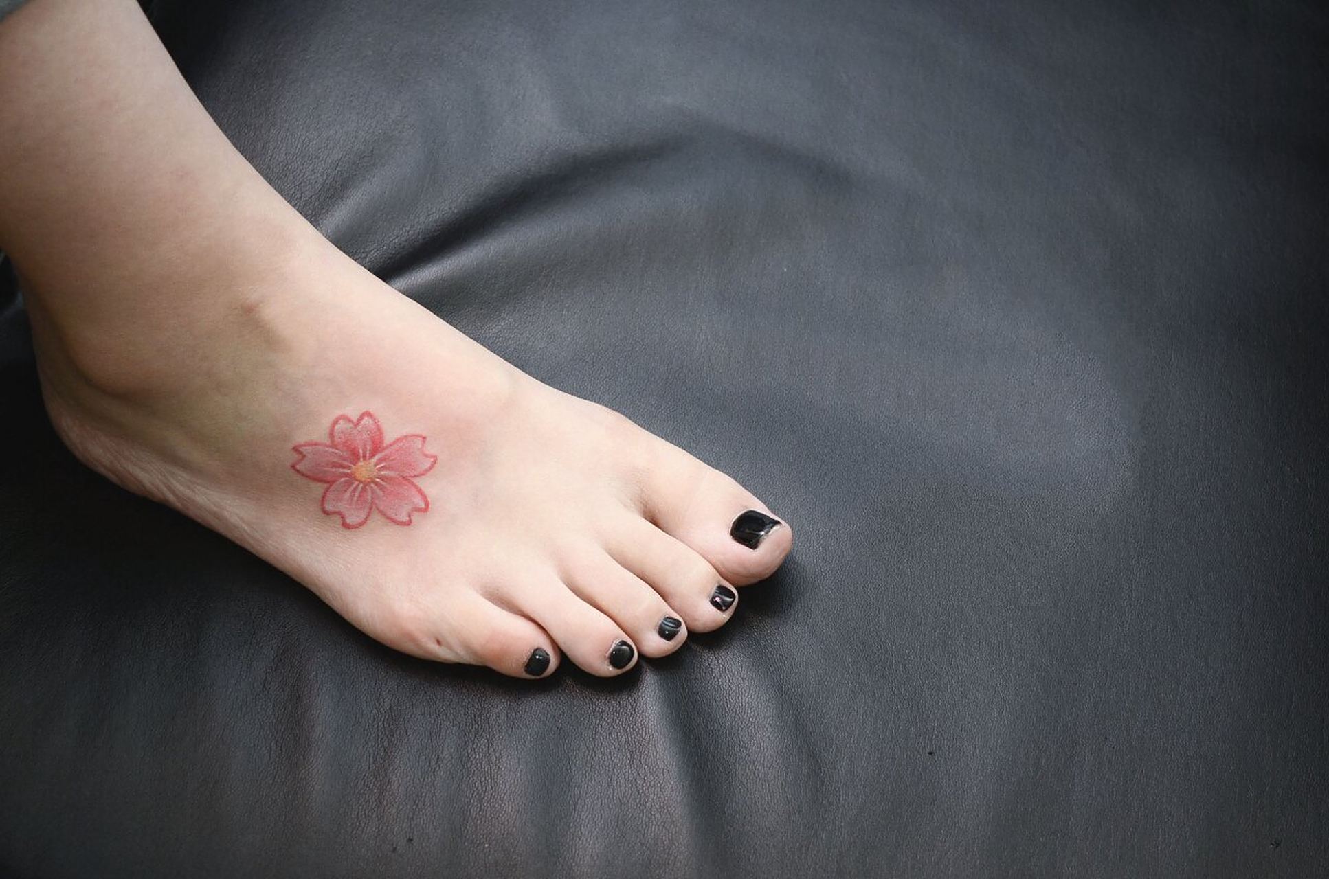 女孩子一定会喜欢的脚丫子纹身7915西安纹身 —— 95这样的纹身