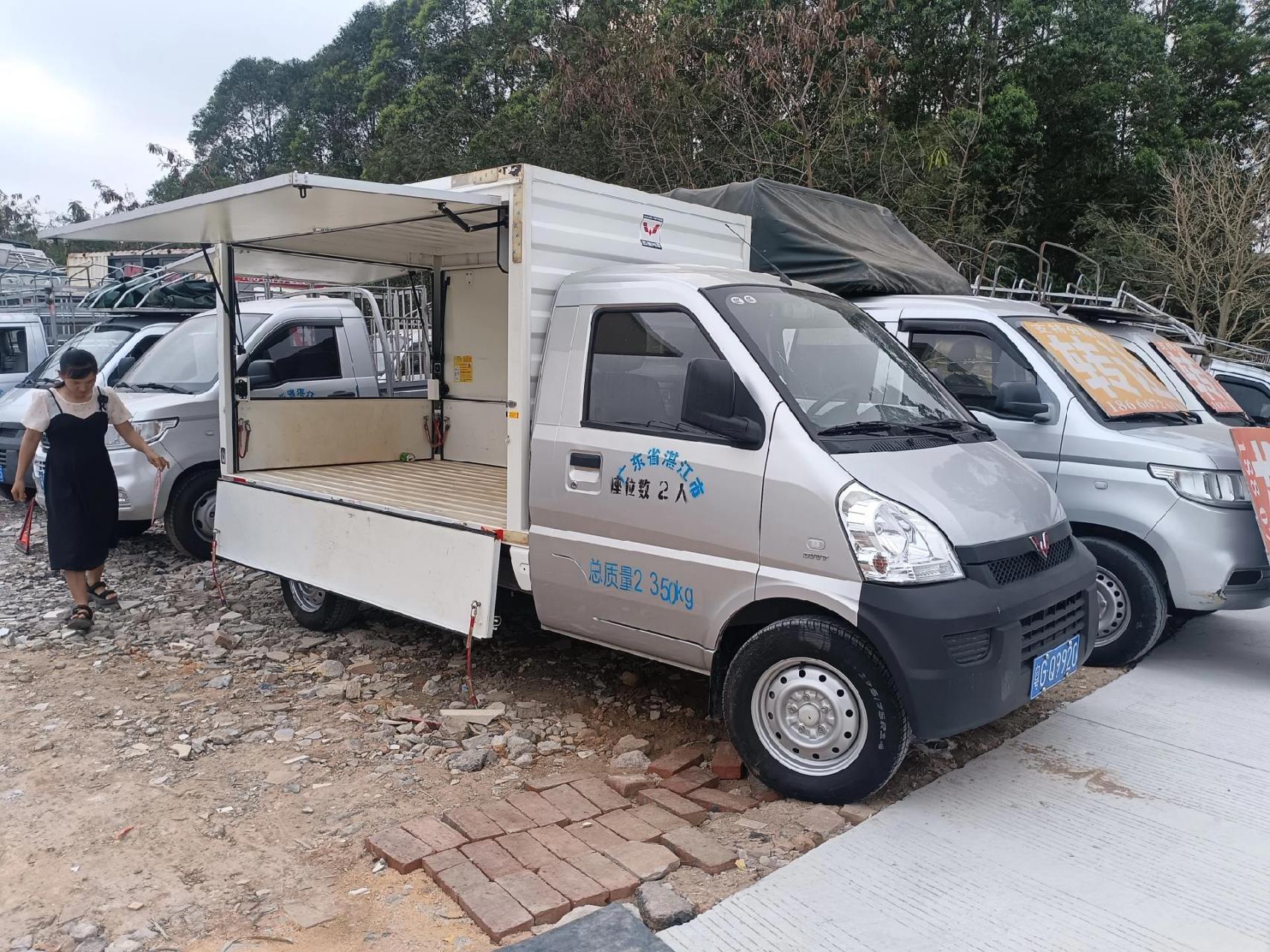 五菱原装摆地摊车五菱神车