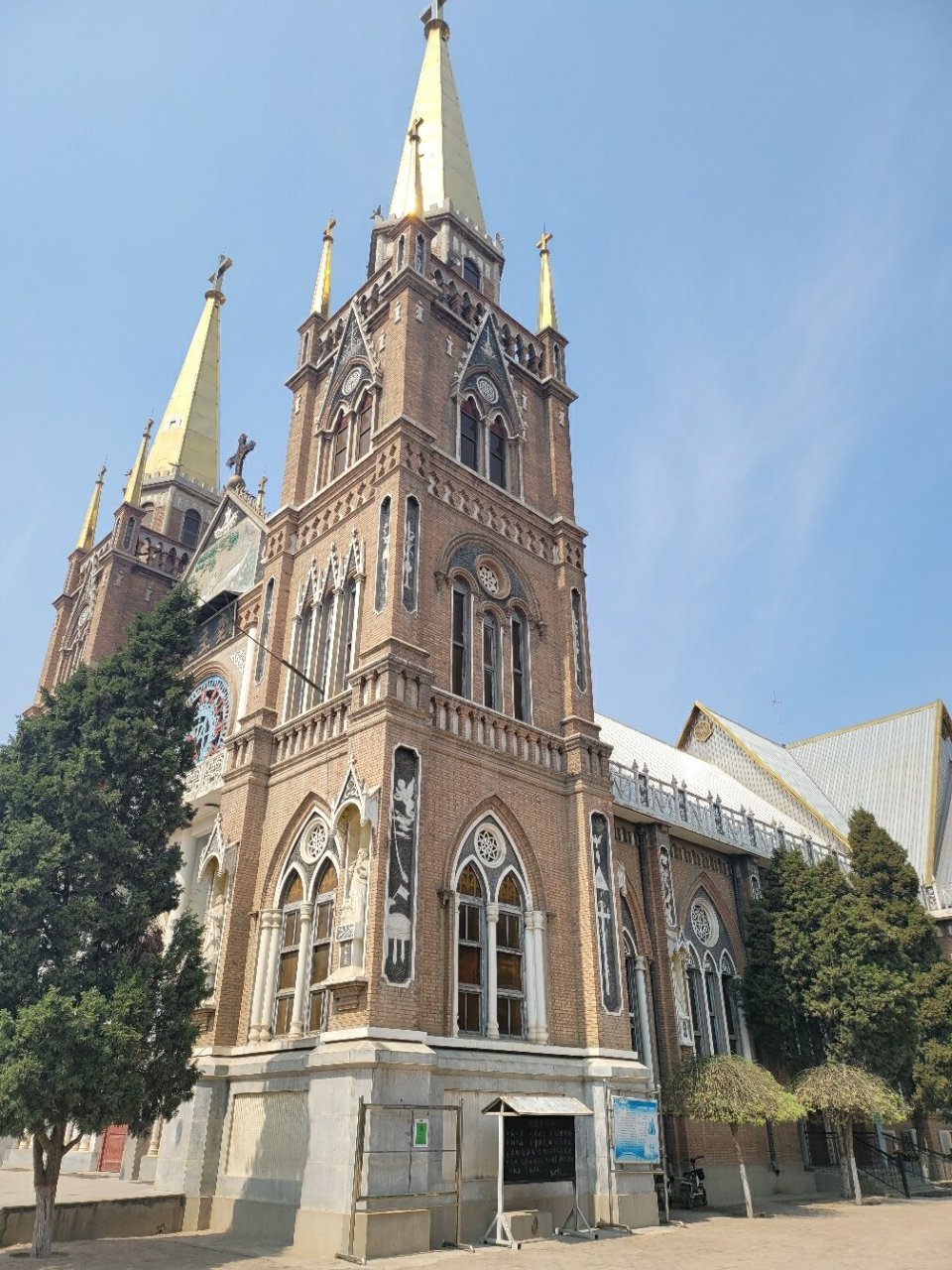 神圣而庄严的圣地,东闾天主教堂.