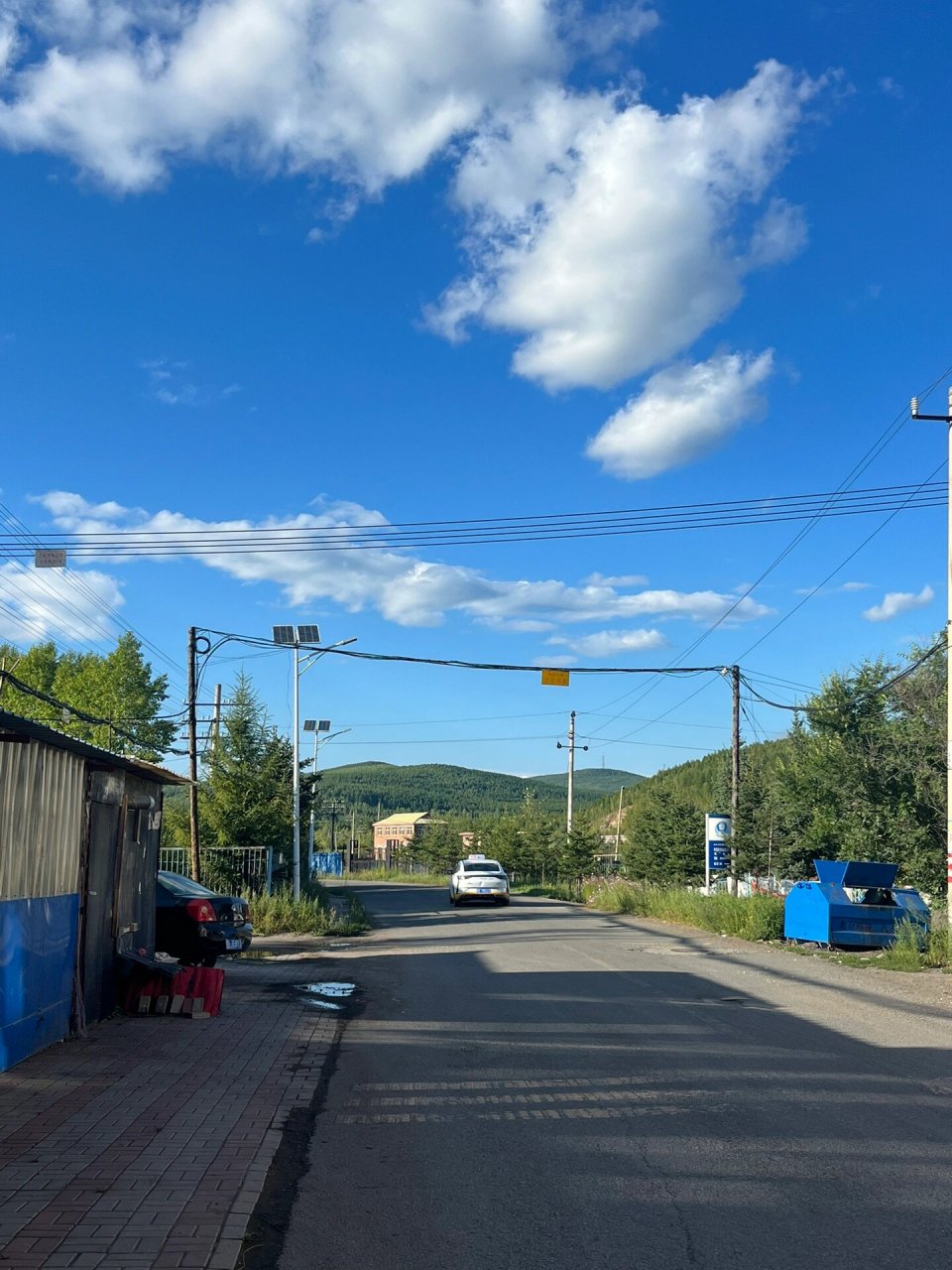 坐绿皮火车穿越大兴安岭|伊图里河镇 伊图里河镇分为伊东伊西两部分