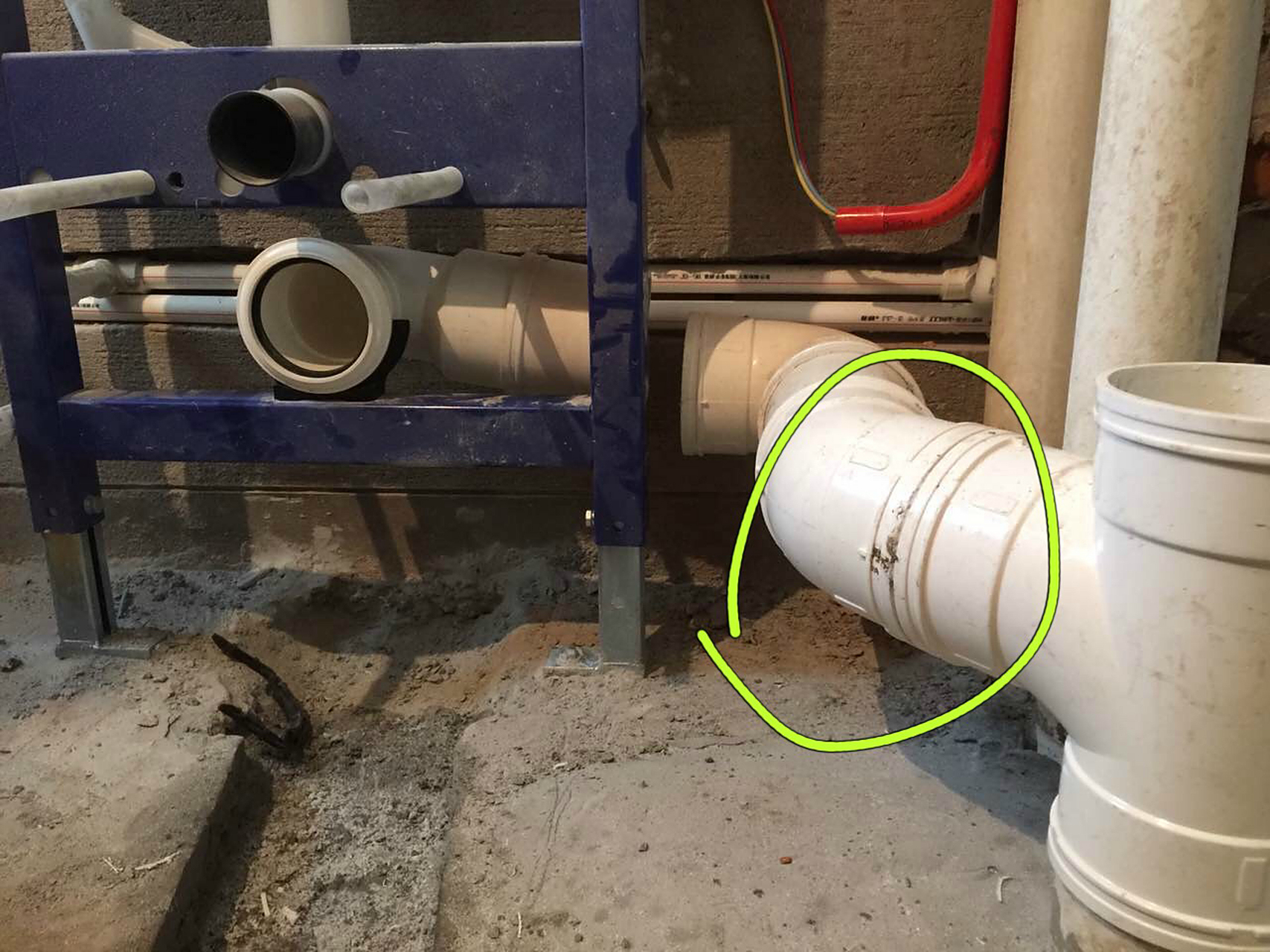 入墙马桶正确排水安装方式 入墙式马桶比较美观且不会留卫生死角,但在