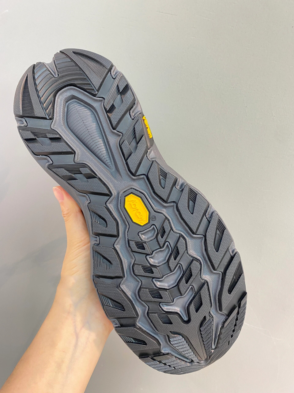 安踏|横断越野跑鞋 为越野爱好者打造训练跑鞋 轻质耐磨 vibram 大底