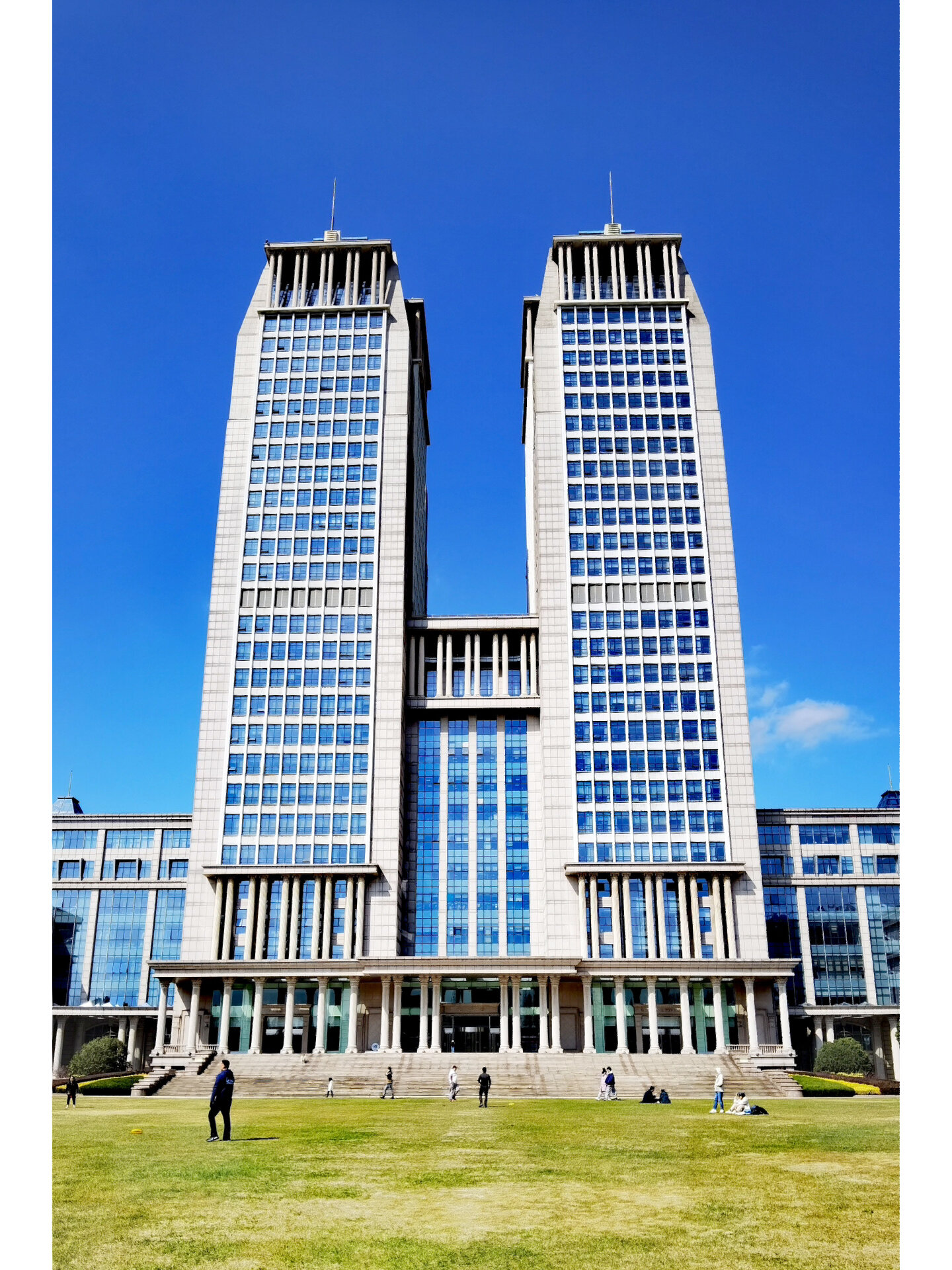 中国高校第一楼——复旦大学光华楼