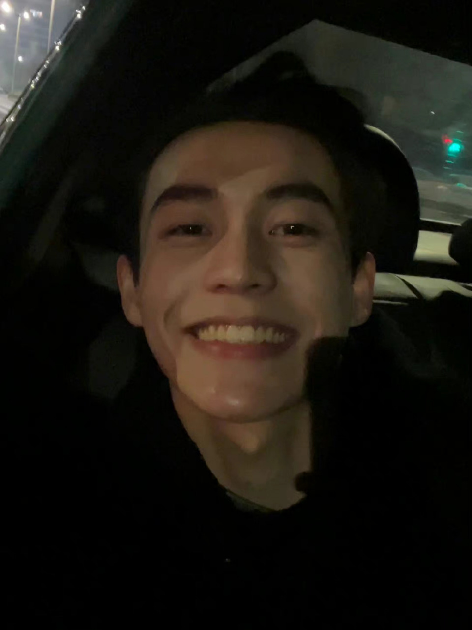 精品颜值 余庆伟