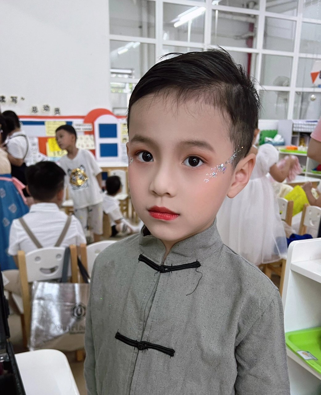 男生表演妆!主持人,朗诵表演妆,合唱比赛 男生表演妆,整集!