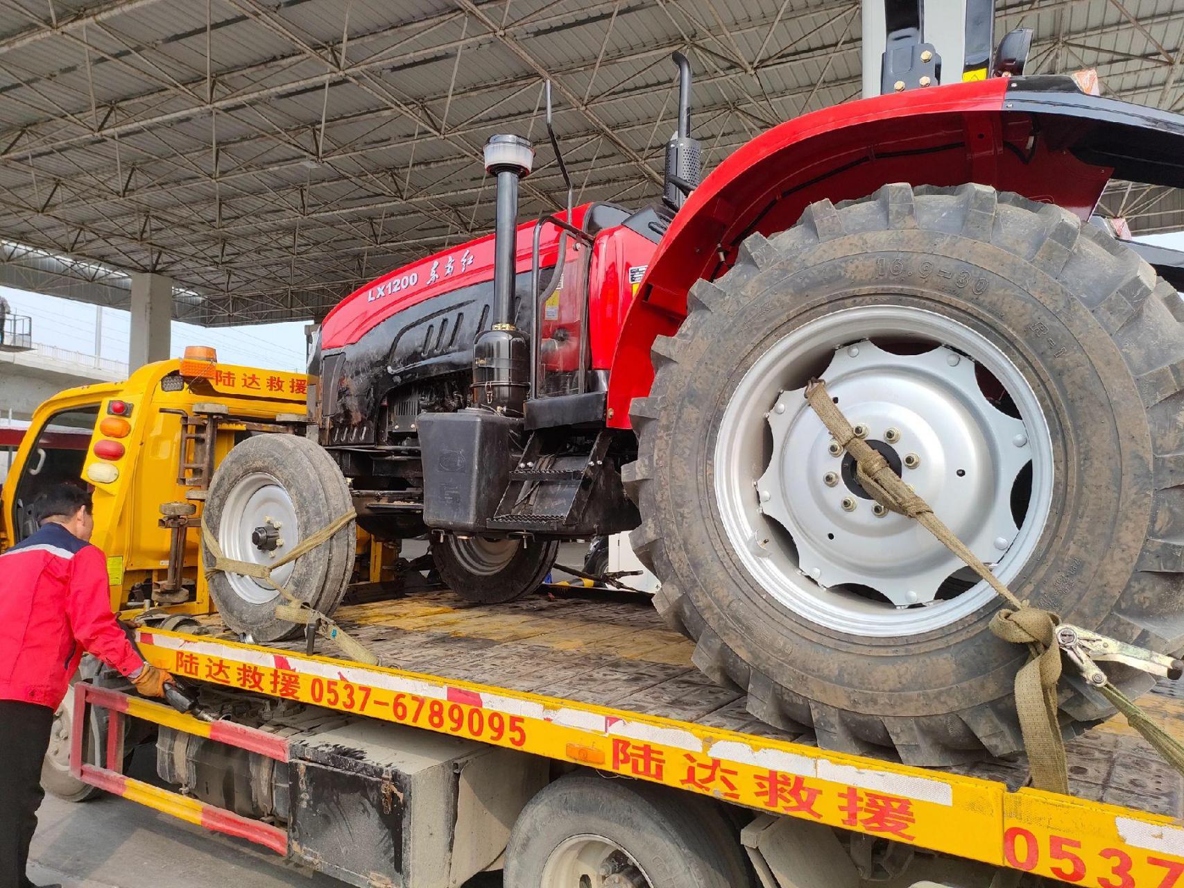 本人3月15日在山东济宁购买了一辆东方红1200拖拉机,外观9.