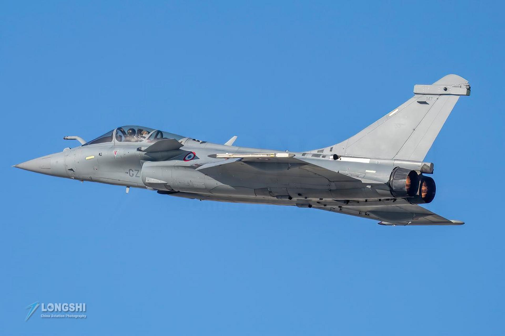 烽火前站自己拍摄的迪拜航展上的法国阵风战斗机飞行表演,看机动能力