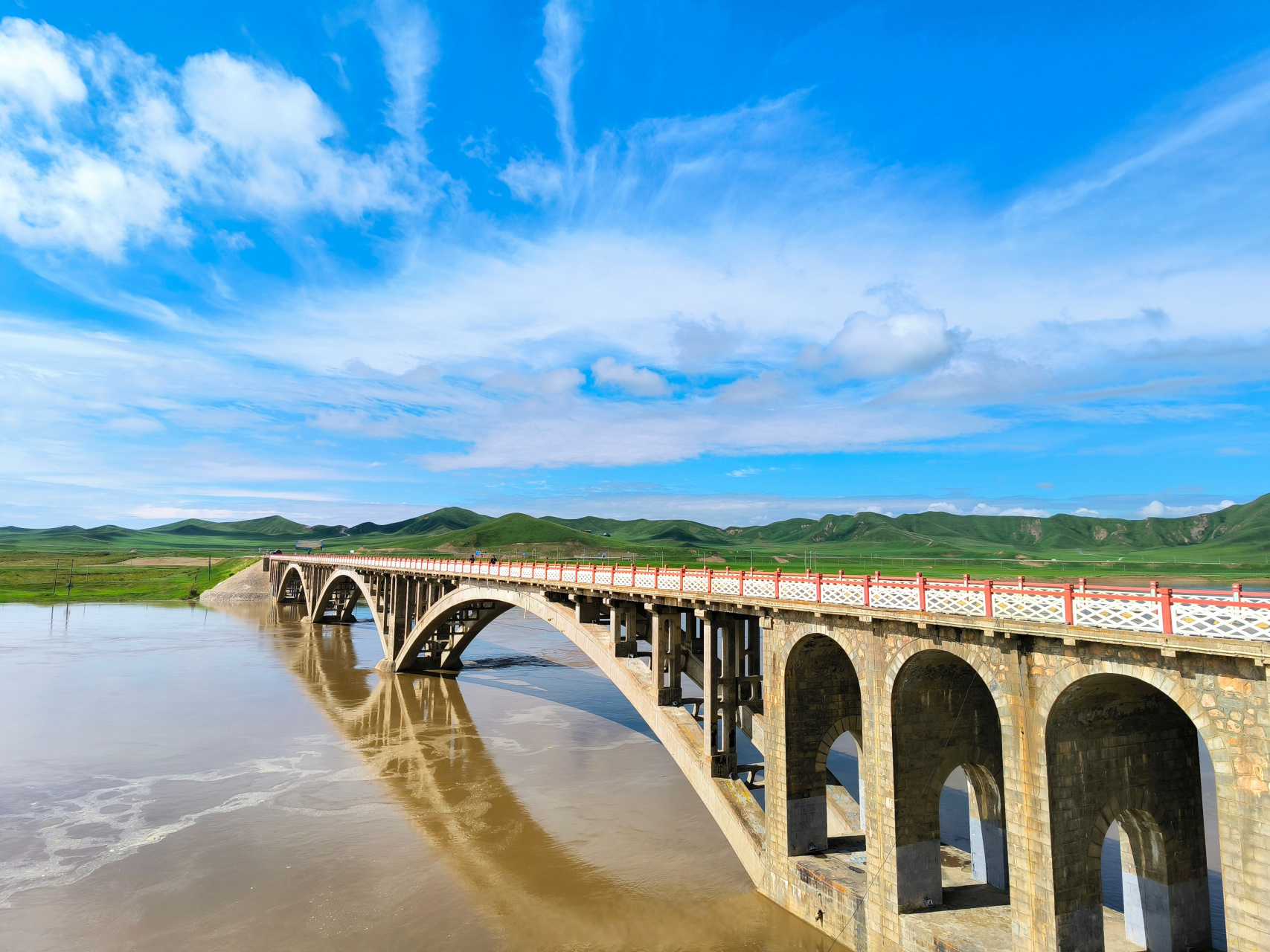 诗意甘肃#天下黄河第一湾,位于甘肃省甘南藏族自治州玛曲县,是黄河上