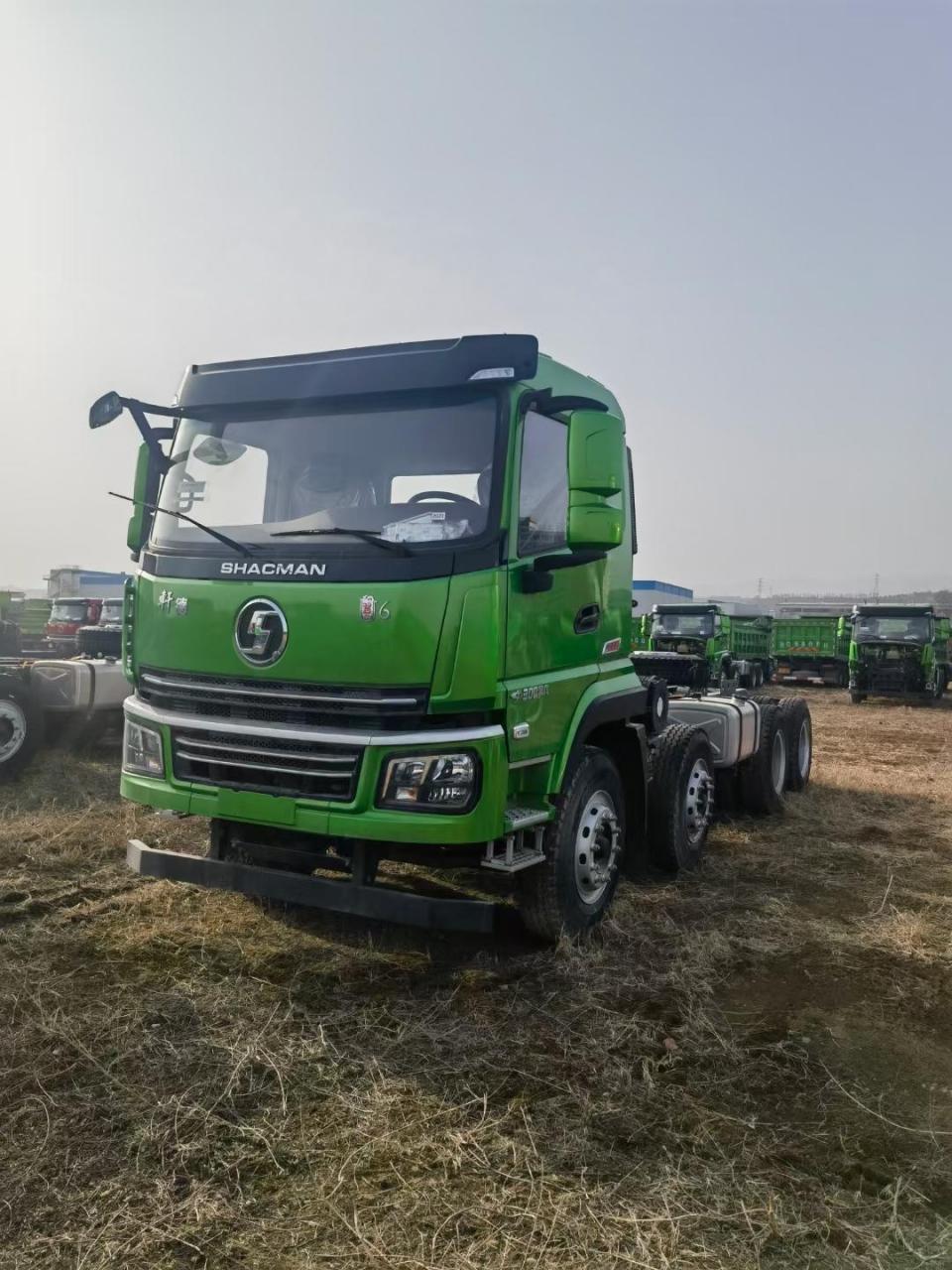 2米陕汽轩德翼6前四后八每天推荐好车 土方运输