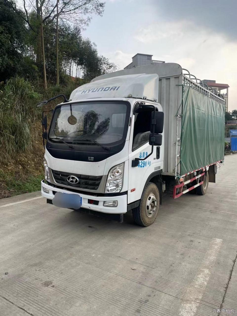 20年现代泓图4米2  宽2.4 高栏货车 6档 145马力