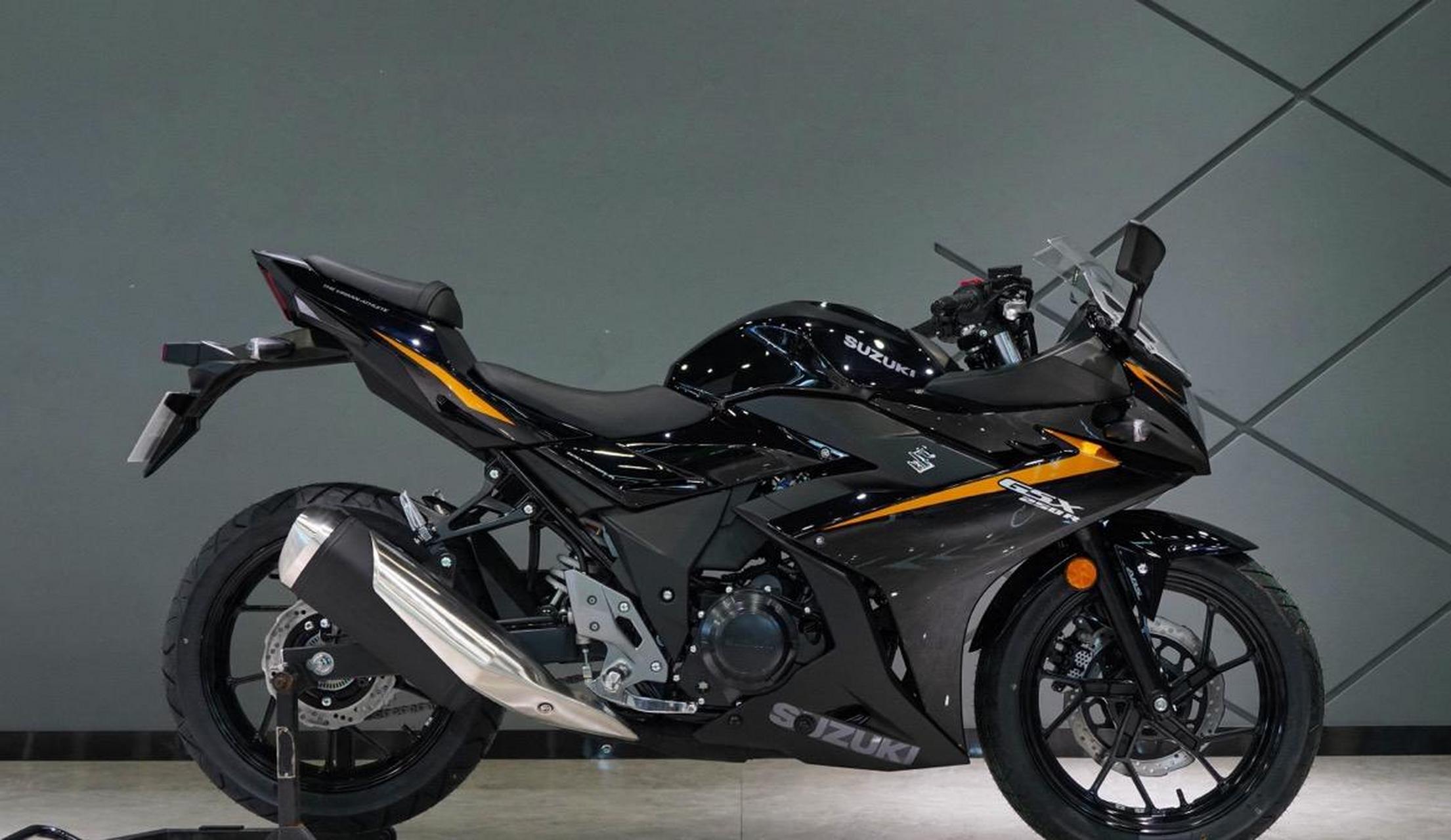 是选择贝纳利龙卷风tornado252r,还是春风250sr,还是无极250rr,无极