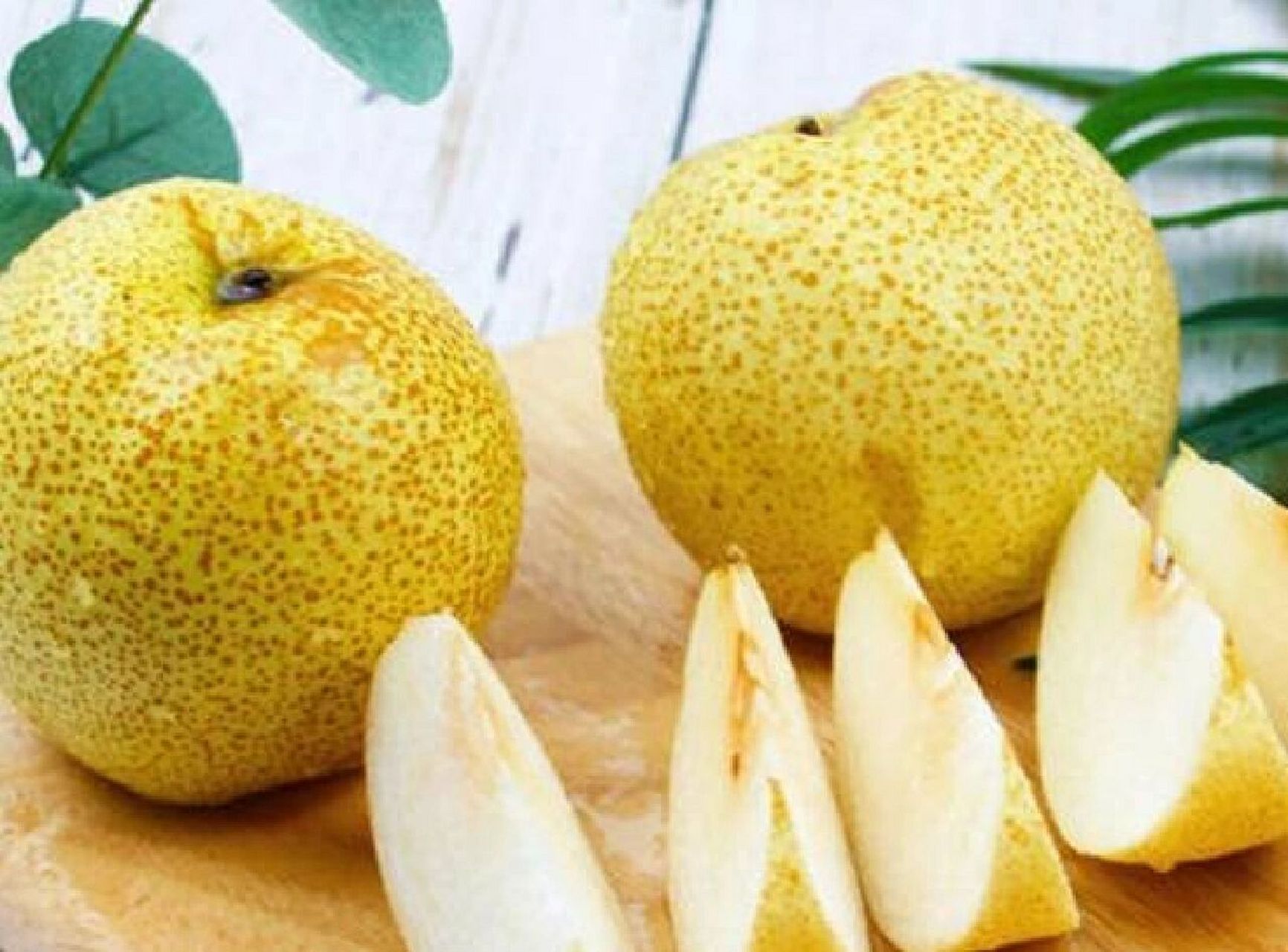 止咳化痰润肺的7种水果 止咳化痰润肺的水果有很多,如梨,柿子,苹果