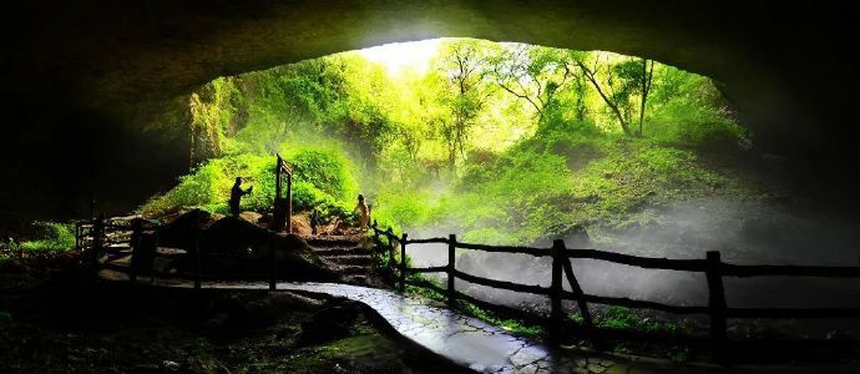 广元-曾家山川洞庵】#四川风景主打一个绝# 曾家山地质景观独特