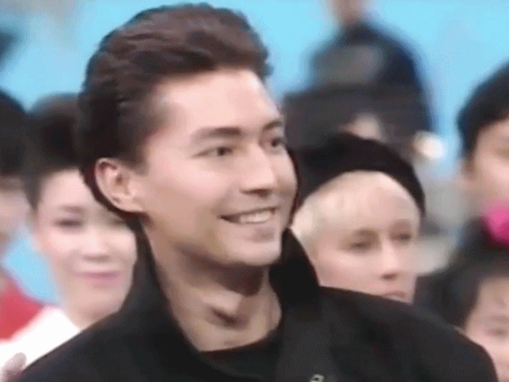 1988年,36岁的尊龙和36岁的坂本龙一,一同亮相日本的一档综艺节目.