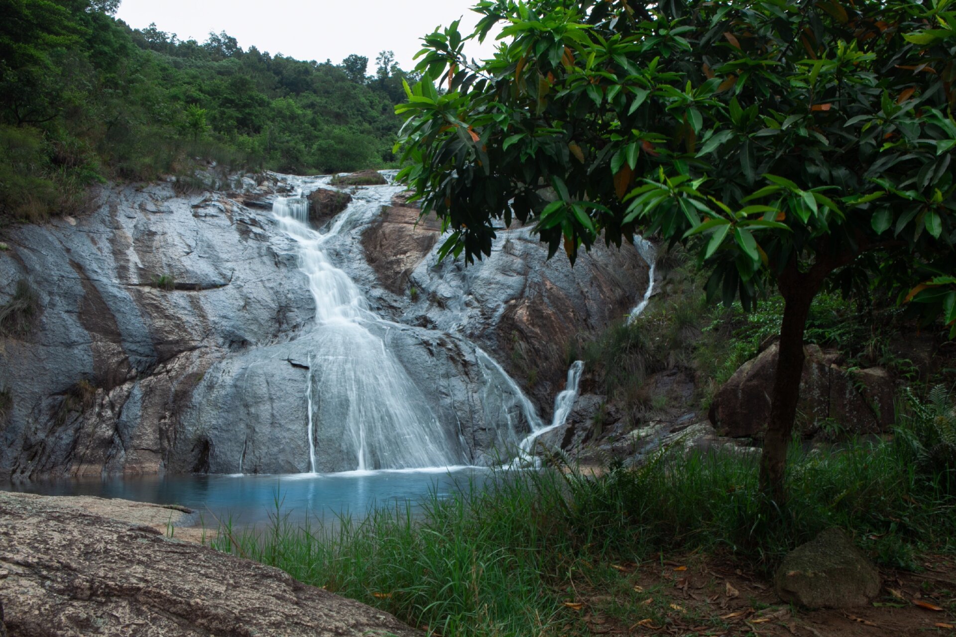 中山水平距离最长瀑布～二门铲上游瀑布 二门铲水库上游瀑布,连接了上