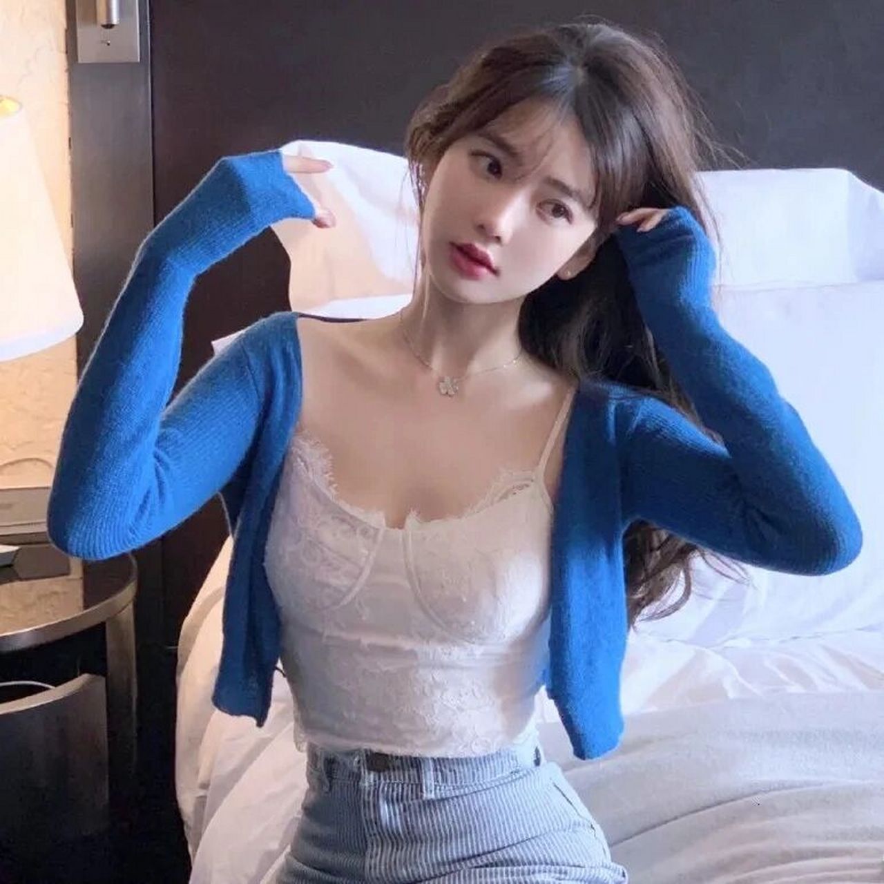 轻熟温柔女生头像