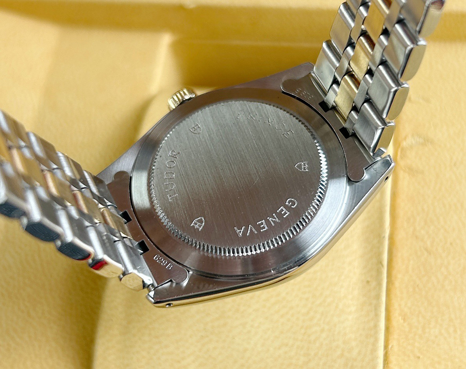 帝舵王子型与公主型系列74033-62473 男士腕表,自动机械,表径34.