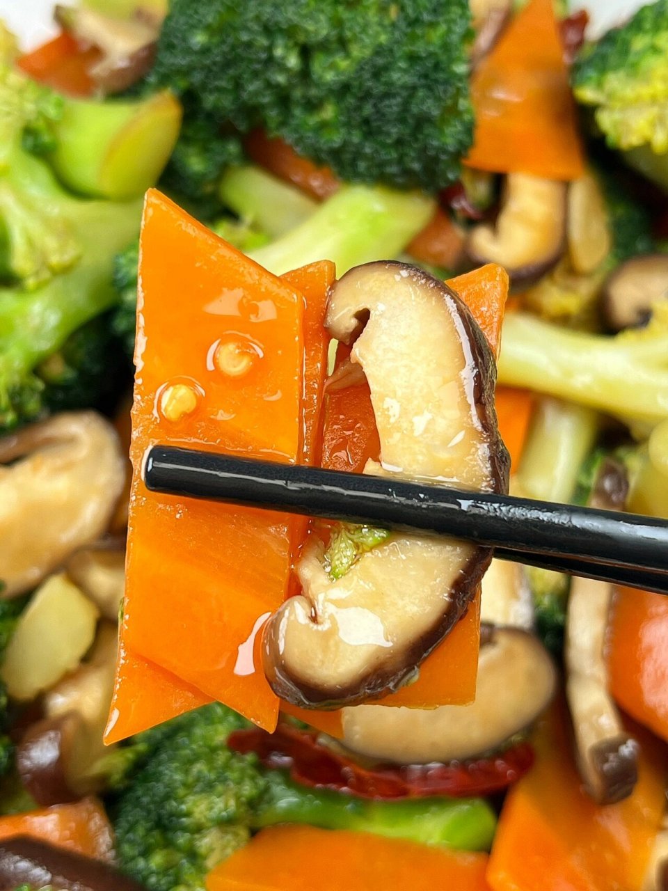 西兰花 香菇 胡萝卜保持身材一定要吃这道菜