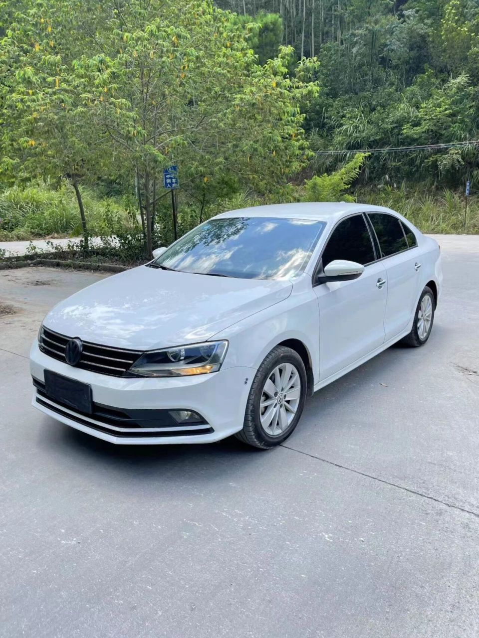 68万,16年大众速腾手动挡1.6l  配置如图 2.