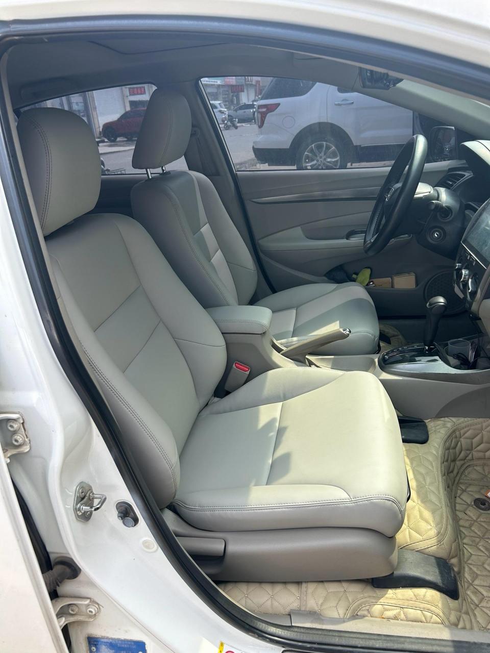 唯美专业汽车真皮座椅内饰翻新改装.