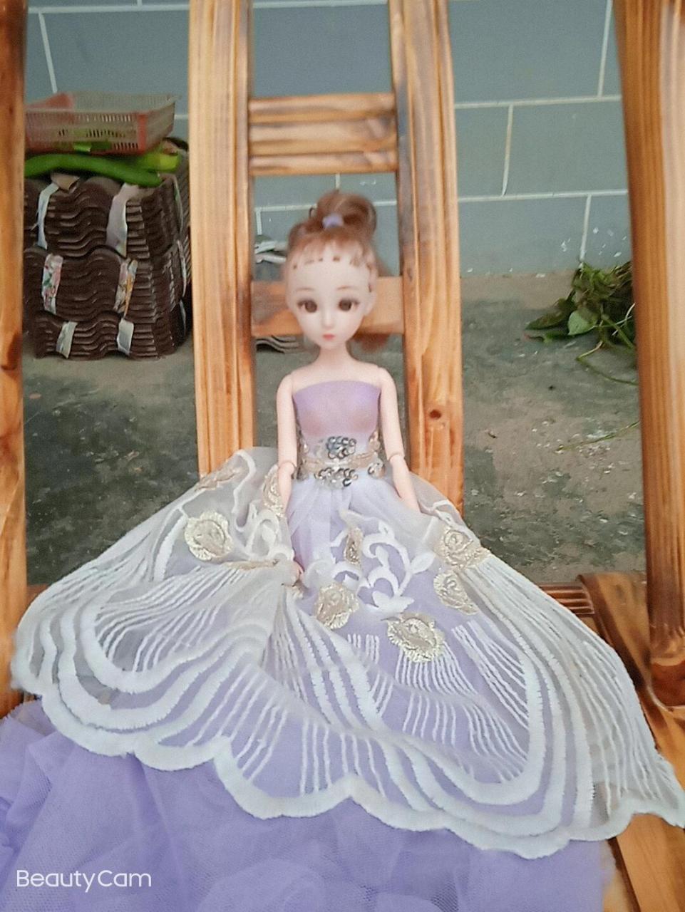 帮芭比娃娃扎头发