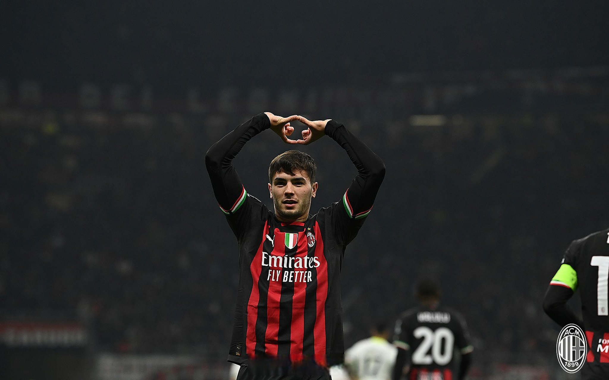 ac米兰1比0热刺# 23岁195天,卜拉欣-迪亚斯是ac米兰近19年以来最那後