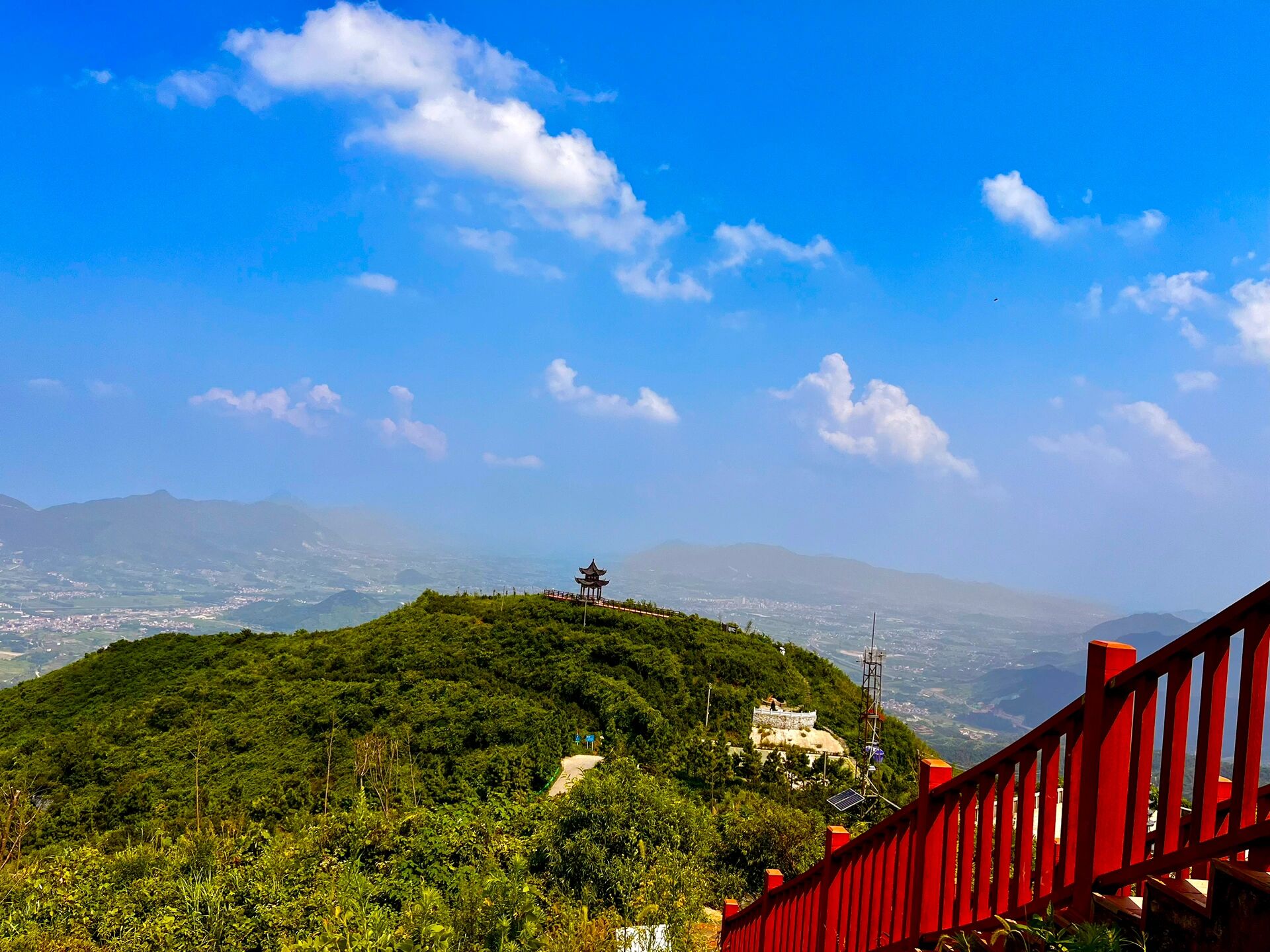 烈日勇士徒步龙角山十八拐与父子山小环