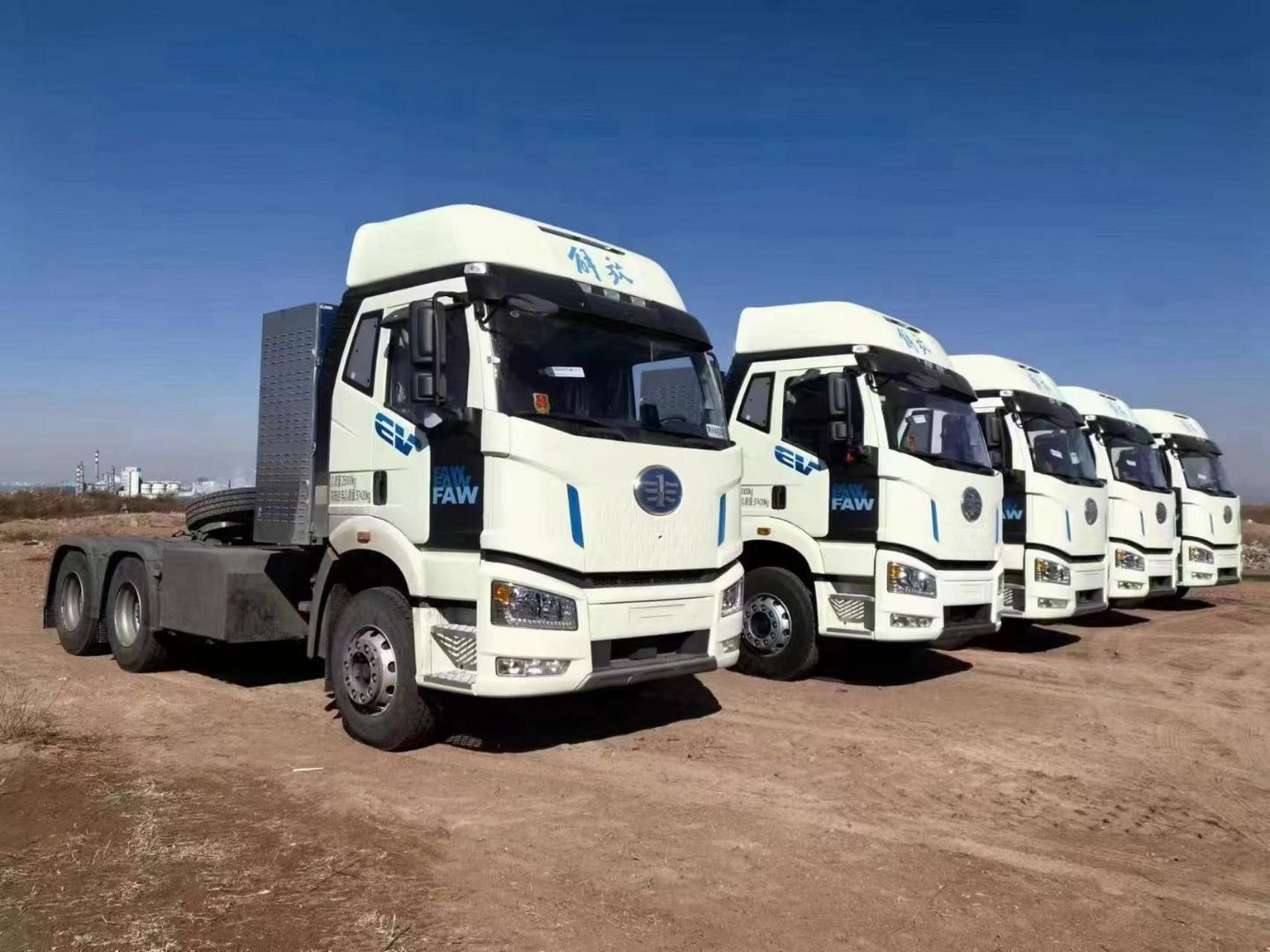 j6p-423kwh纯电动6x4轻量化牵引车,自重仅10吨,平均电耗1.
