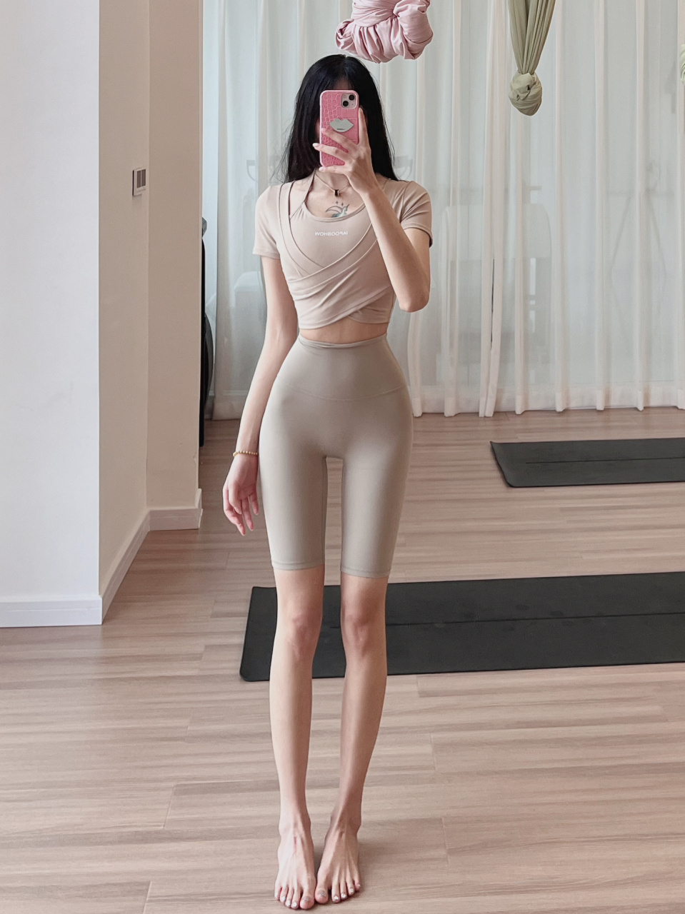 今天是卡其色77浅咖色 天气开始回暖,短款瑜伽裤安排起来