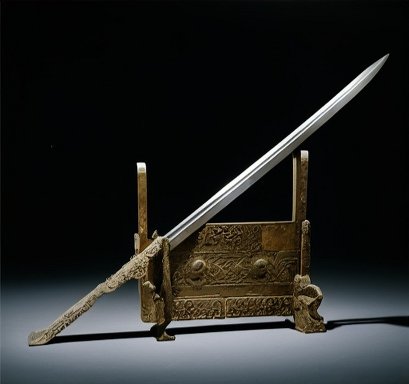 龙年说龙(四)东周龙纹铜剑