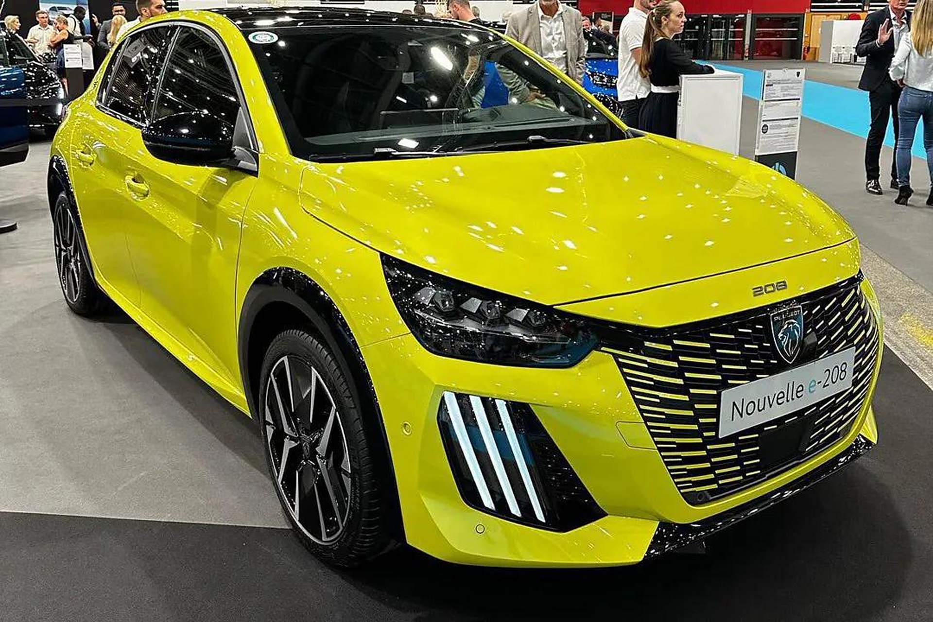 全新标致e208惊艳亮相,精致代步纯电小车.标致良心好车 d0ou是好车