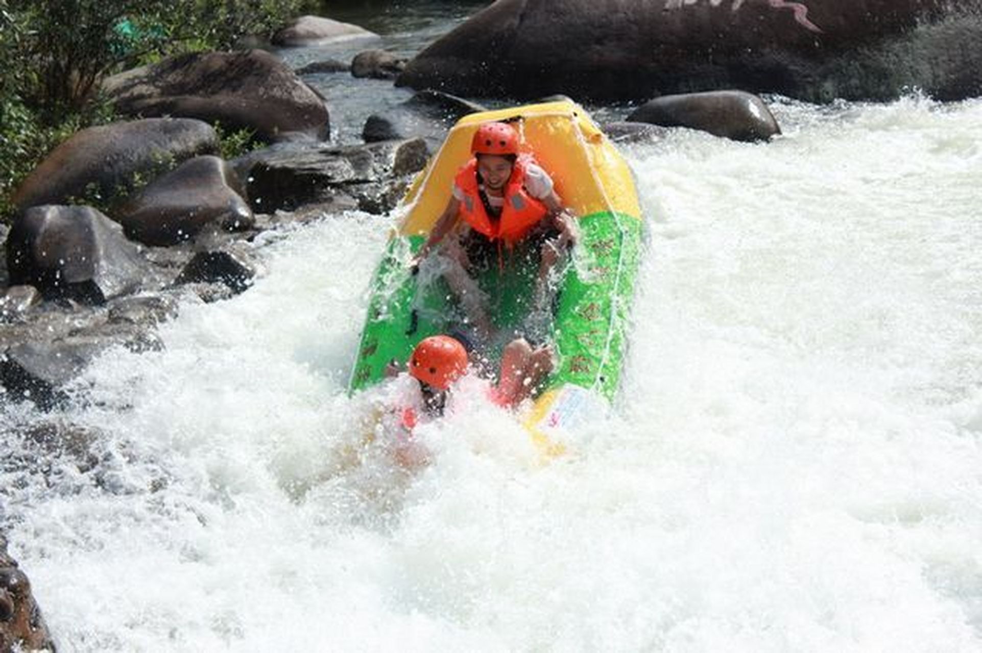 2023年野人谷漂流攻略 优惠门票 广西防城港市野人谷风景区位于十万
