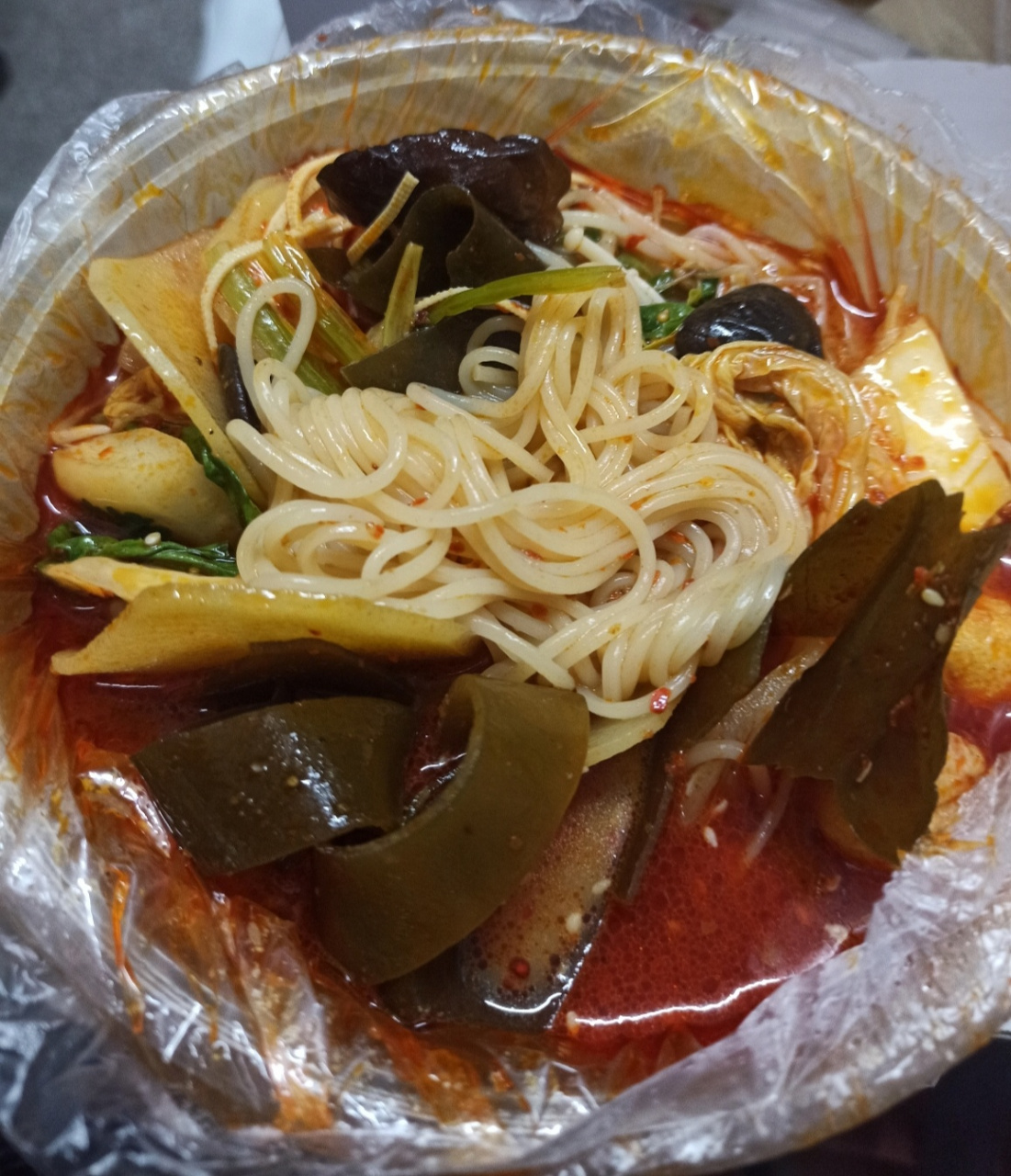 一份这样的全素麻辣烫大概多少大卡 -麻辣正常酸甜加麻加醋 -海带