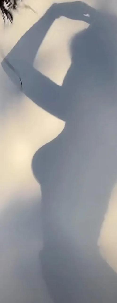 怎么长的?身材真好,影子都这么靓  我要上头条