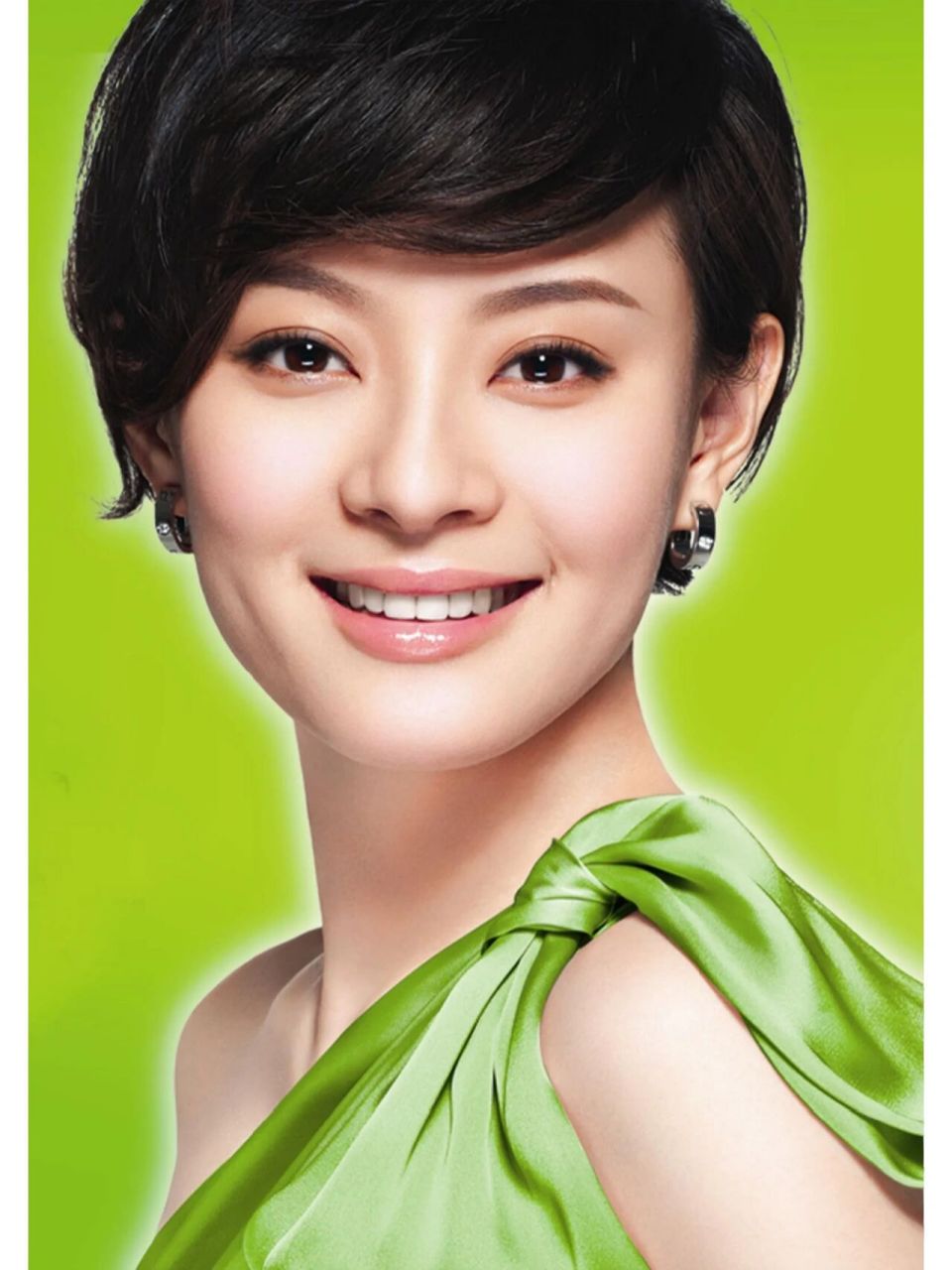 孙俪 孙俪,原名孙丽,1982年9月26日出生于上海市,中国内地女演员,歌手