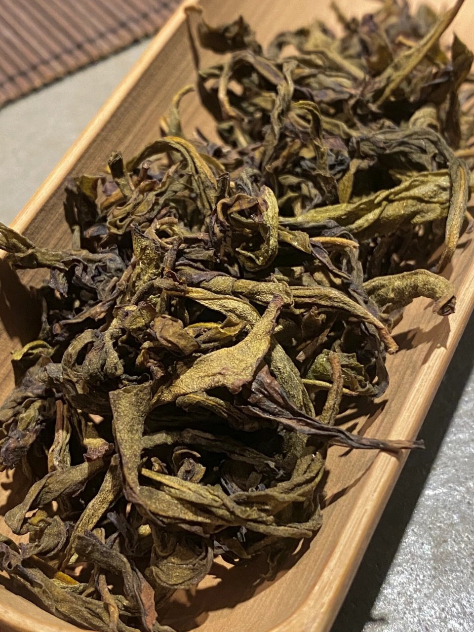 武夷岩茶·四大名丛【白鸡冠】 95白鸡冠属于乌龙茶类.