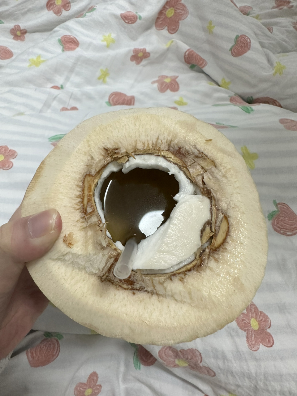 黄色的椰子水是坏掉了吗?