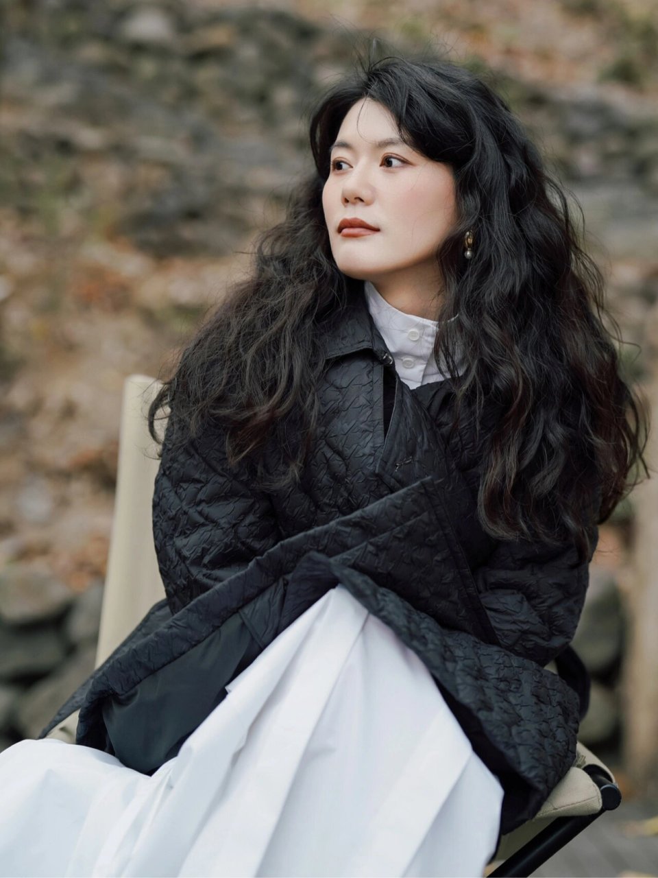 和艺术家学穿搭|周韵的冬日衣橱 去年冬天周韵在节目上用十组私服充分