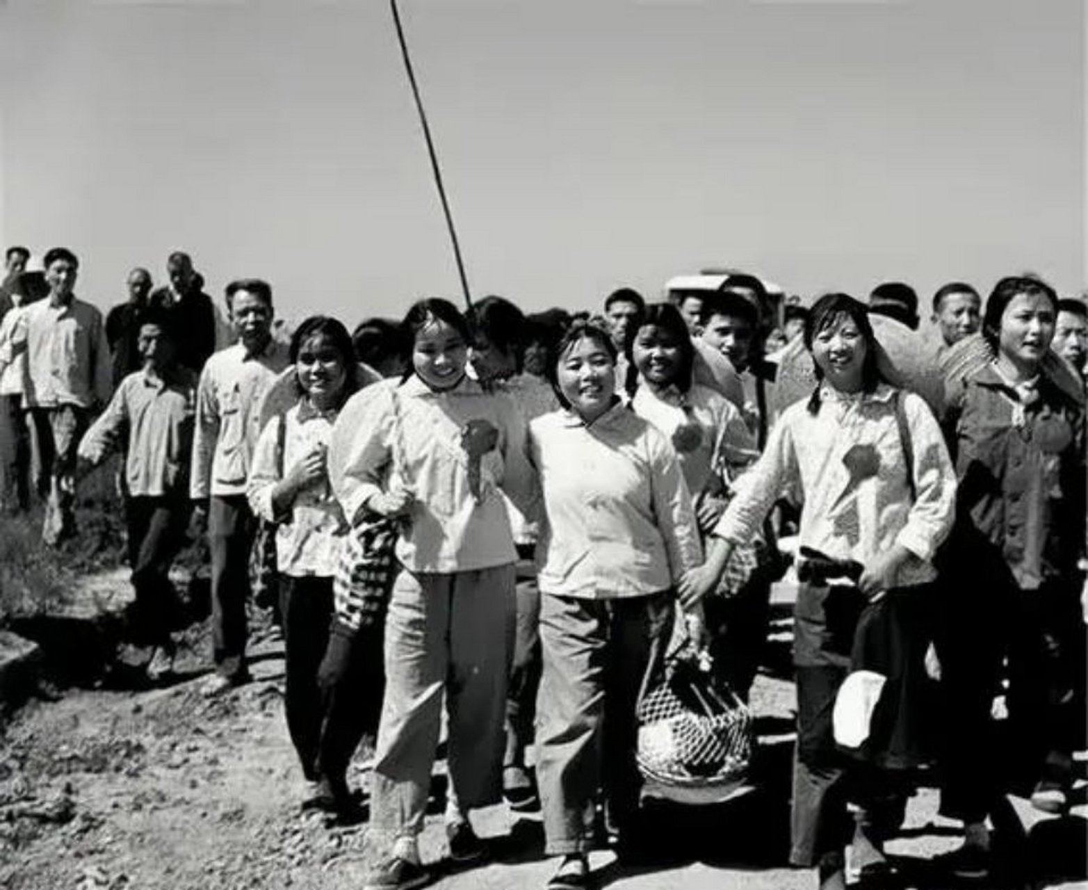 1968年10月,一个17岁北京男知青到陕北延安刘家沟一小队插队.