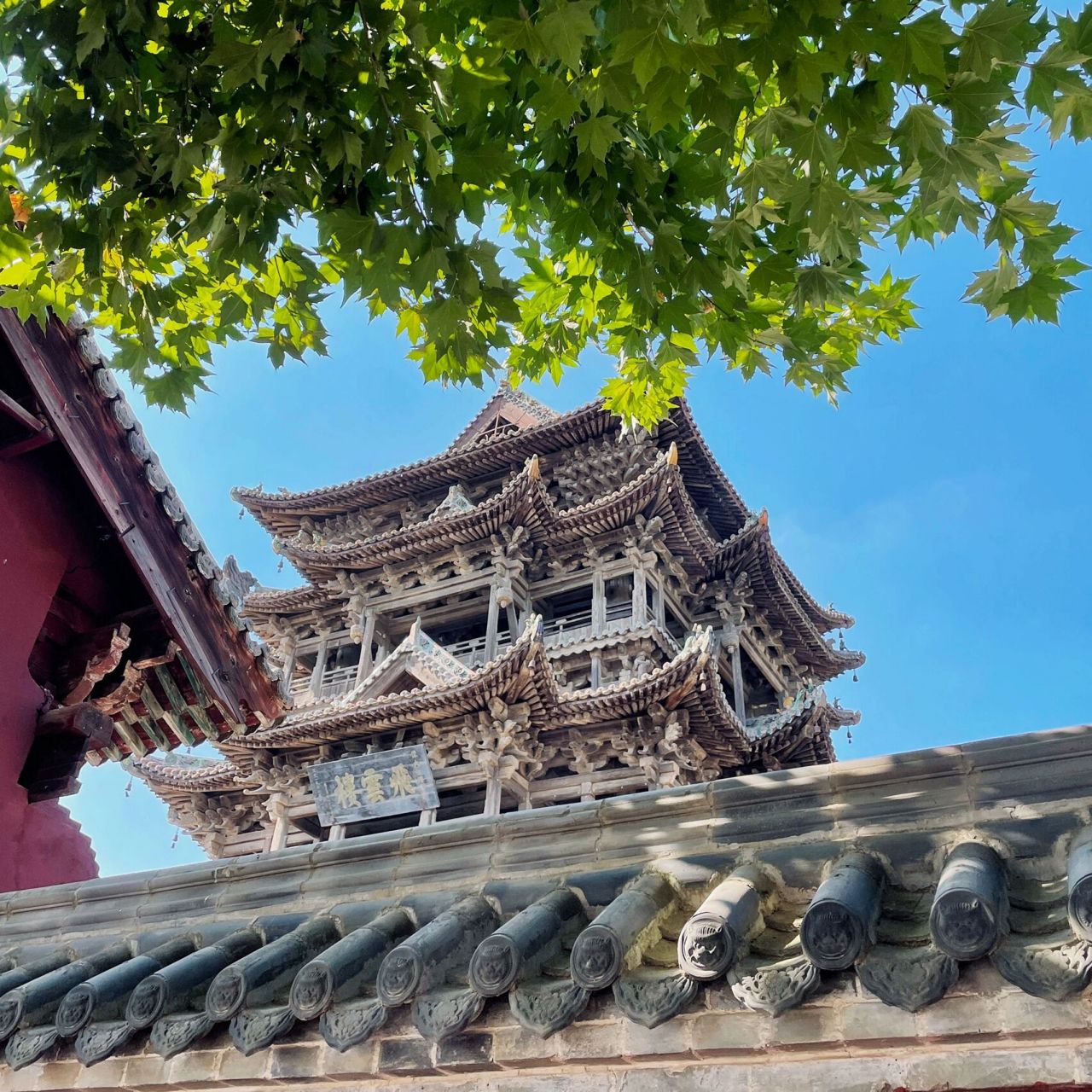 飞云楼为元明风格建筑,高23.