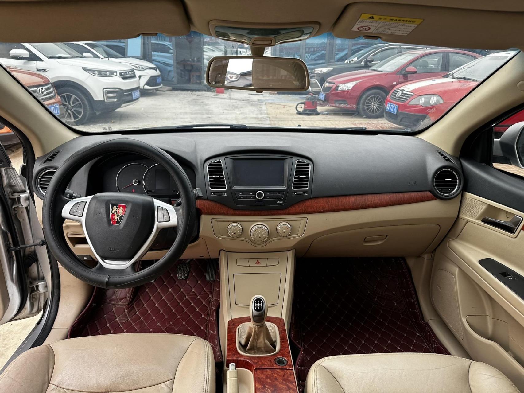 新到13年差根烟荣威350s,手动挡天窗高配,真皮座椅恒温空调.