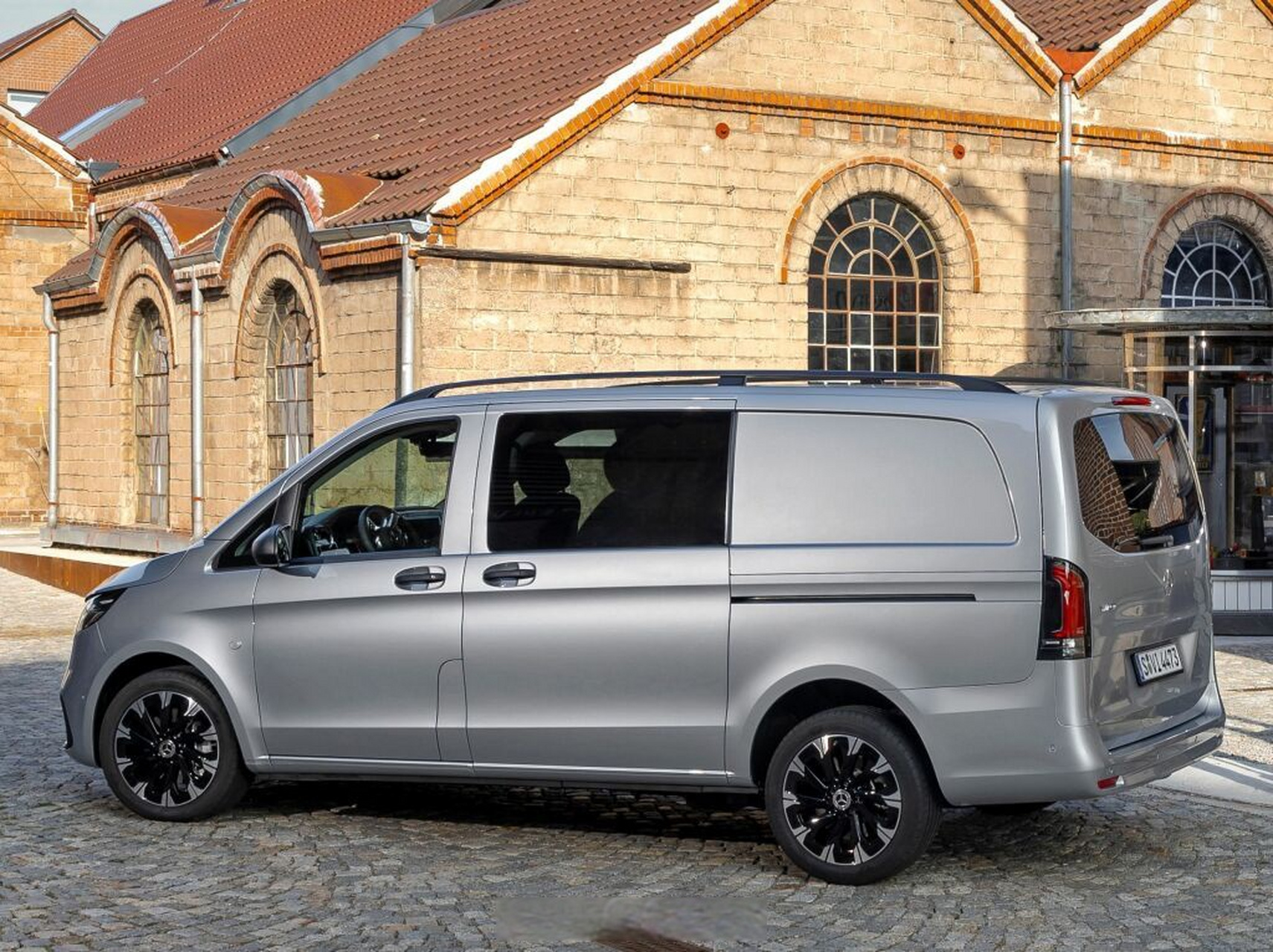 啊,这台厢货有点帅#奔驰威霆# #德系车# van事通超话