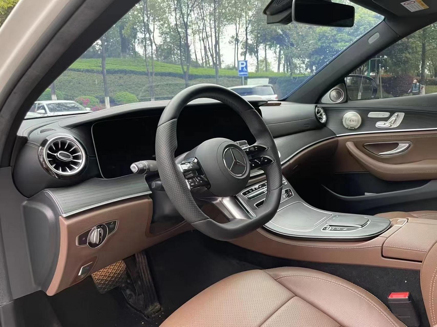 奔驰e350el插电式混合动力轿车!新车指导价52.19万!大标白粽!