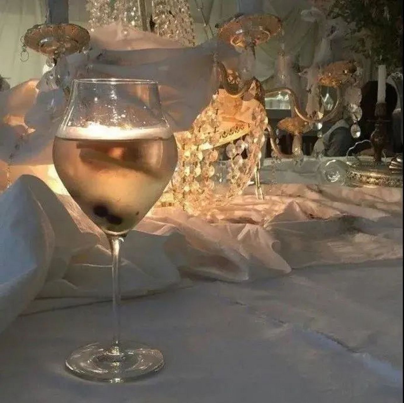 你好像从来都不好奇我是怎样的人 我半夜不睡觉的时候在干嘛 我发的