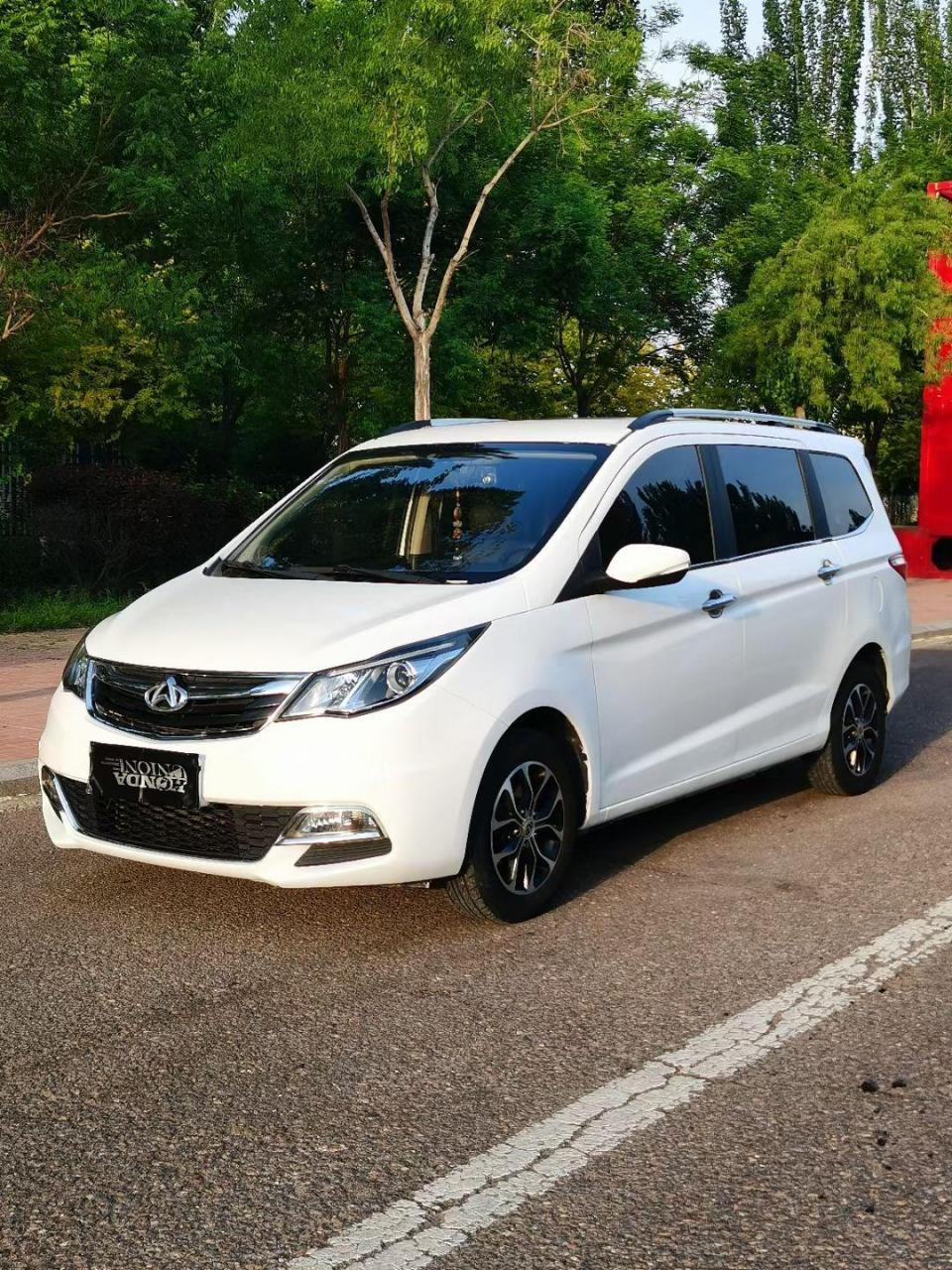 七座商务车大全长安欧尚a600 家用七座车  一万多7座mpv 16年长安欧尚