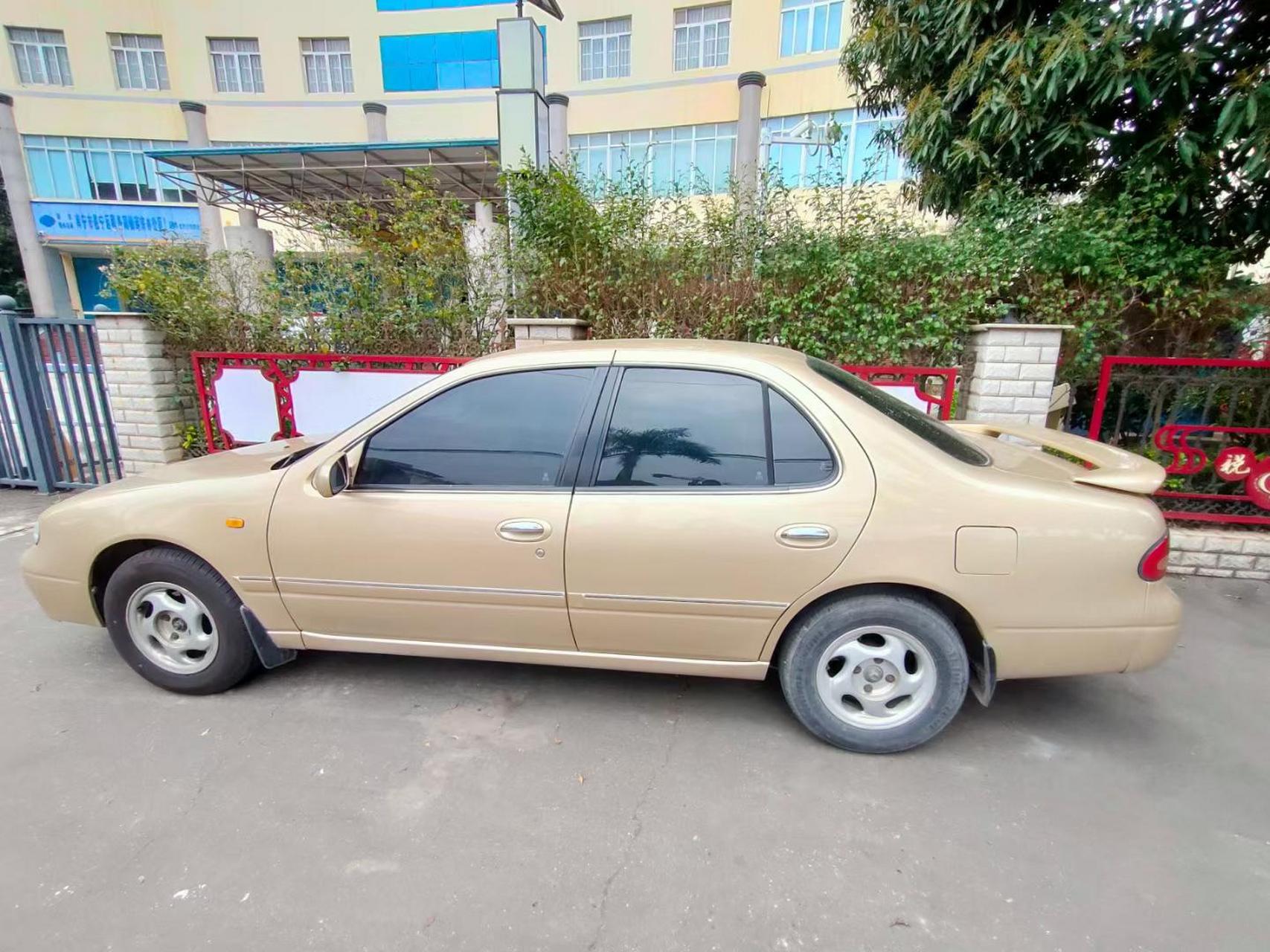 第一代进口日产蓝鸟,出厂自带尾翼,发变巅峰,内室九成新,老领导爱车